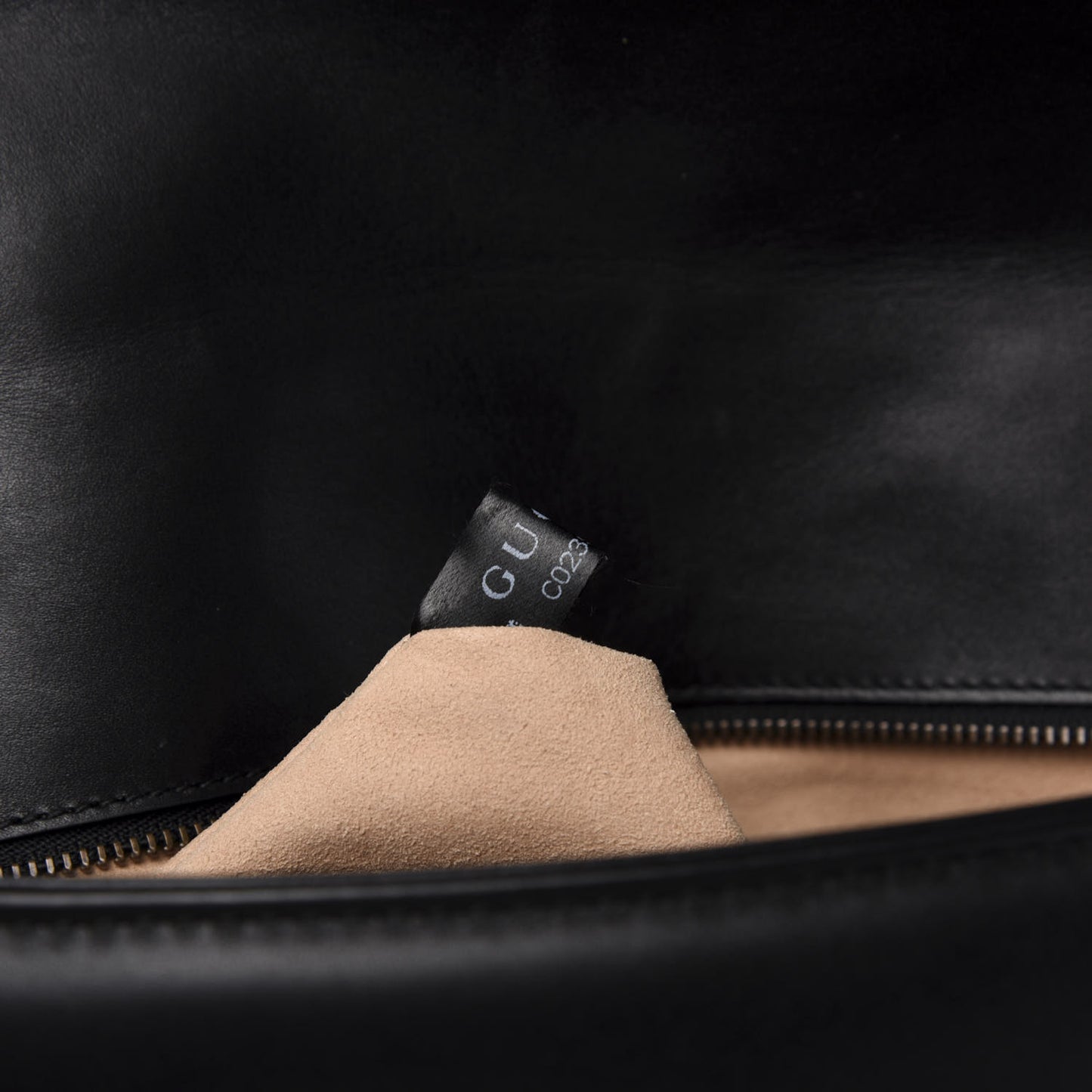 Calfskin Matelasse Medium GG Marmont Shoulder Bag Black