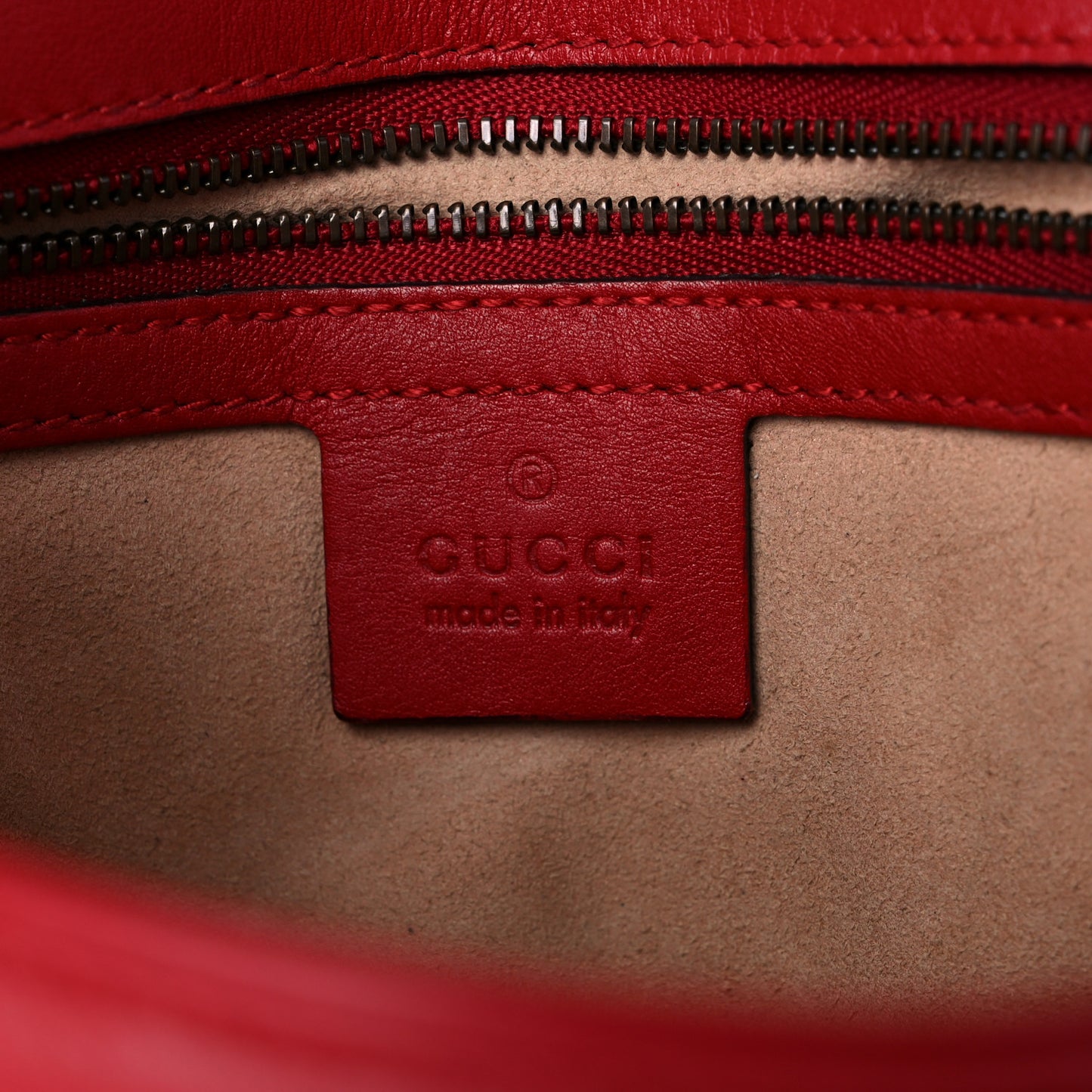 Calfskin Matelasse Small GG Marmont Shoulder Bag Hibiscus Red