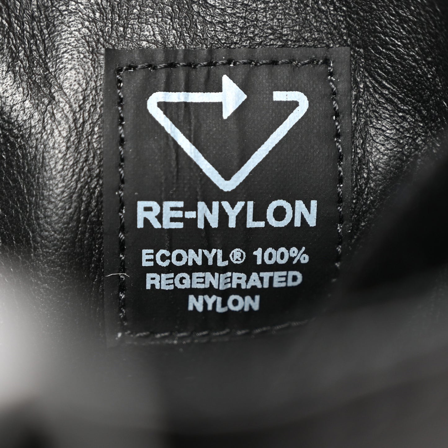 Spazzolato Rois Re-Nylon Metal Triangle Logo Mens Monolith Pouch Pocket 60mm Combat Boots 7 Black