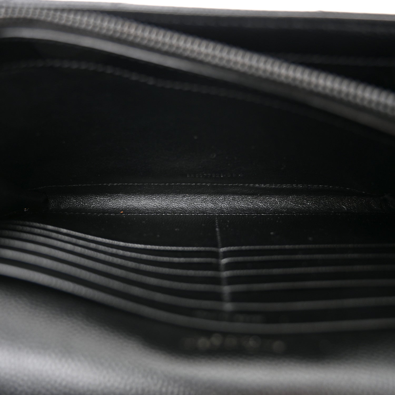 Saint Laurent Grain De Poudre Matelasse Chevron Monogram Monochrome Chain Wallet Black 5 of 10