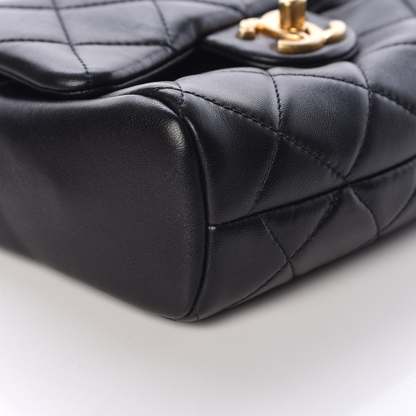 Lambskin Pearl Quilted Side Packs Black