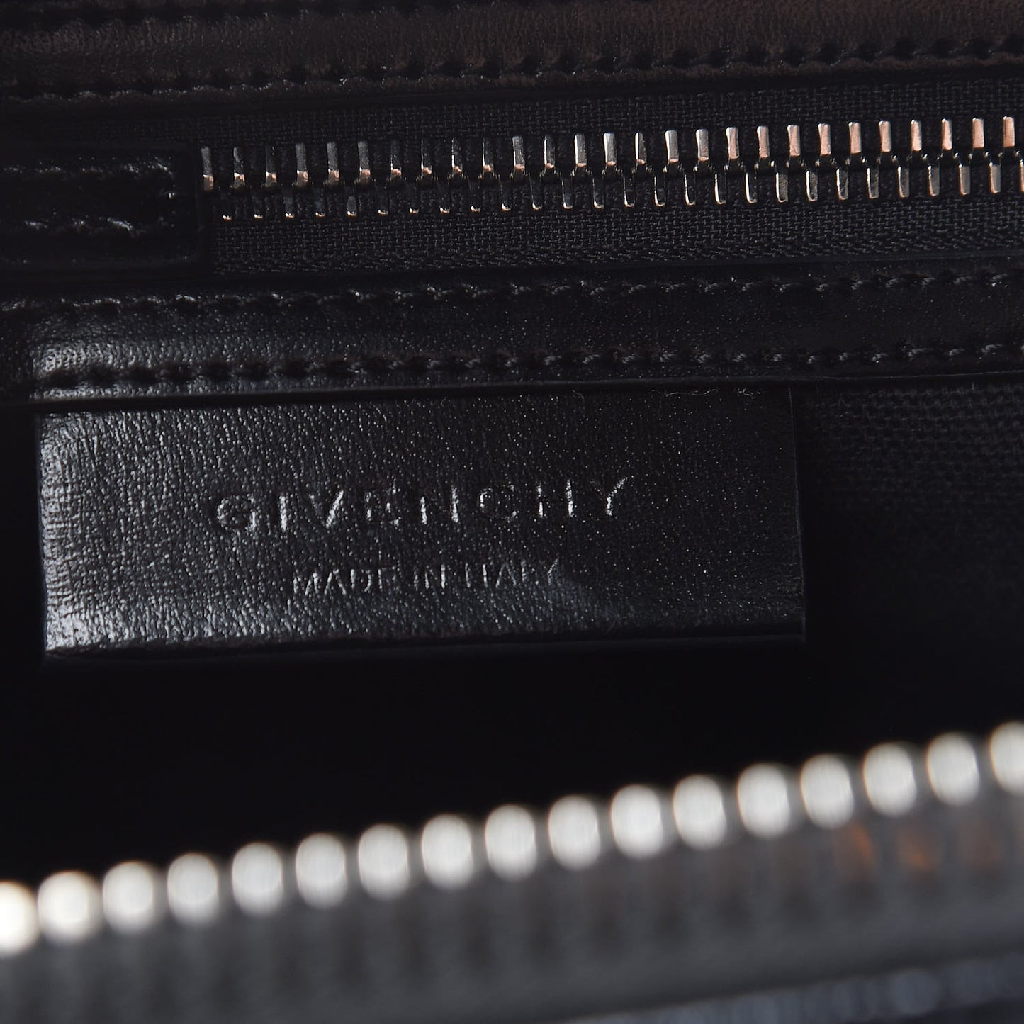 Shiny Lord Calfskin Small Antigona Black