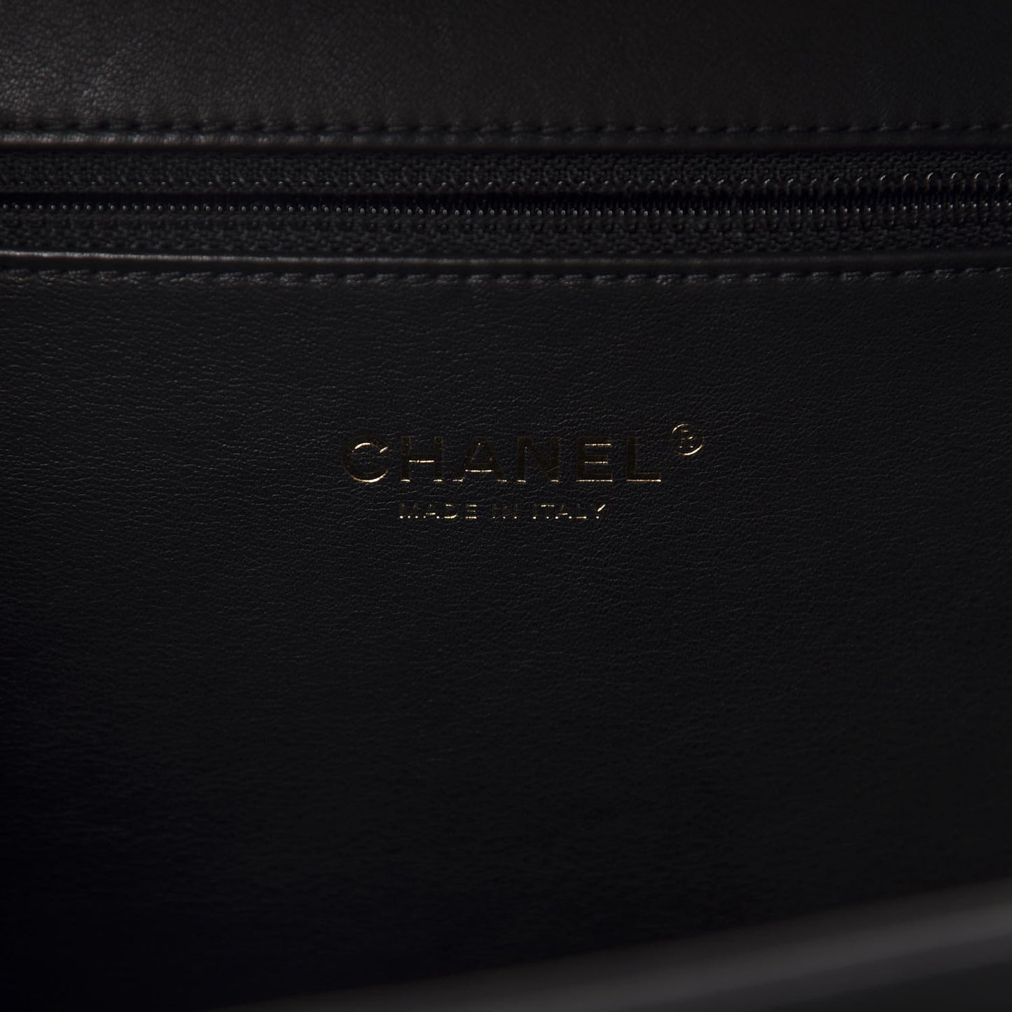 Caviar Quilted Large CC Filigree Vanity Case Black