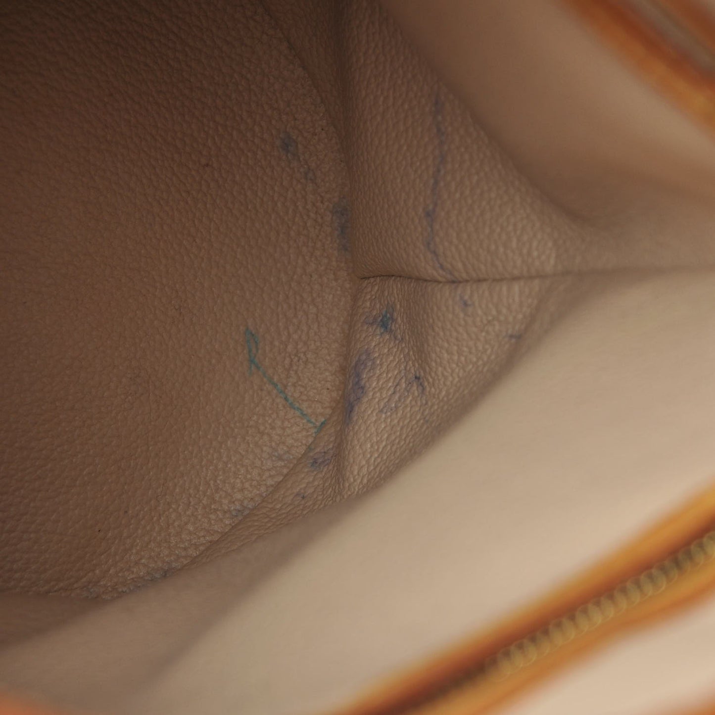 Monogram Petit Bucket 23