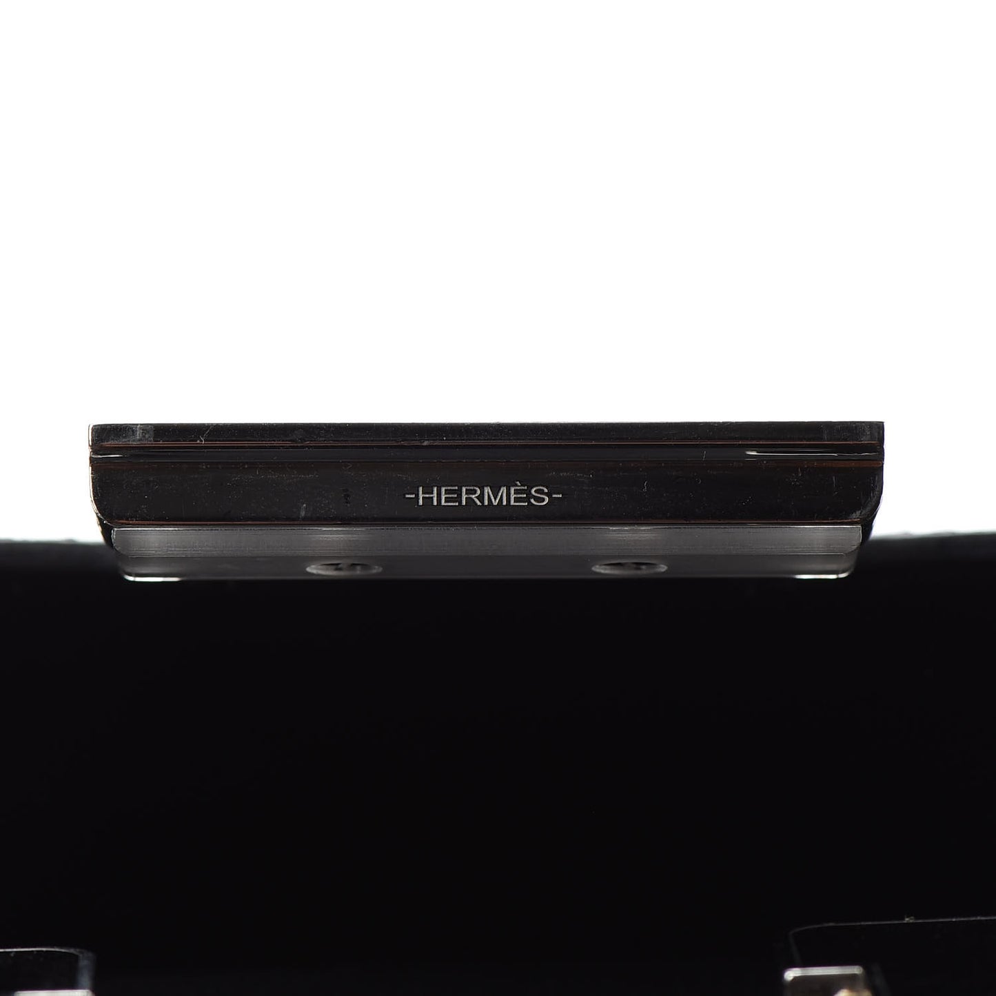 Epsom Horseshoe Enamel Constance 24 Black