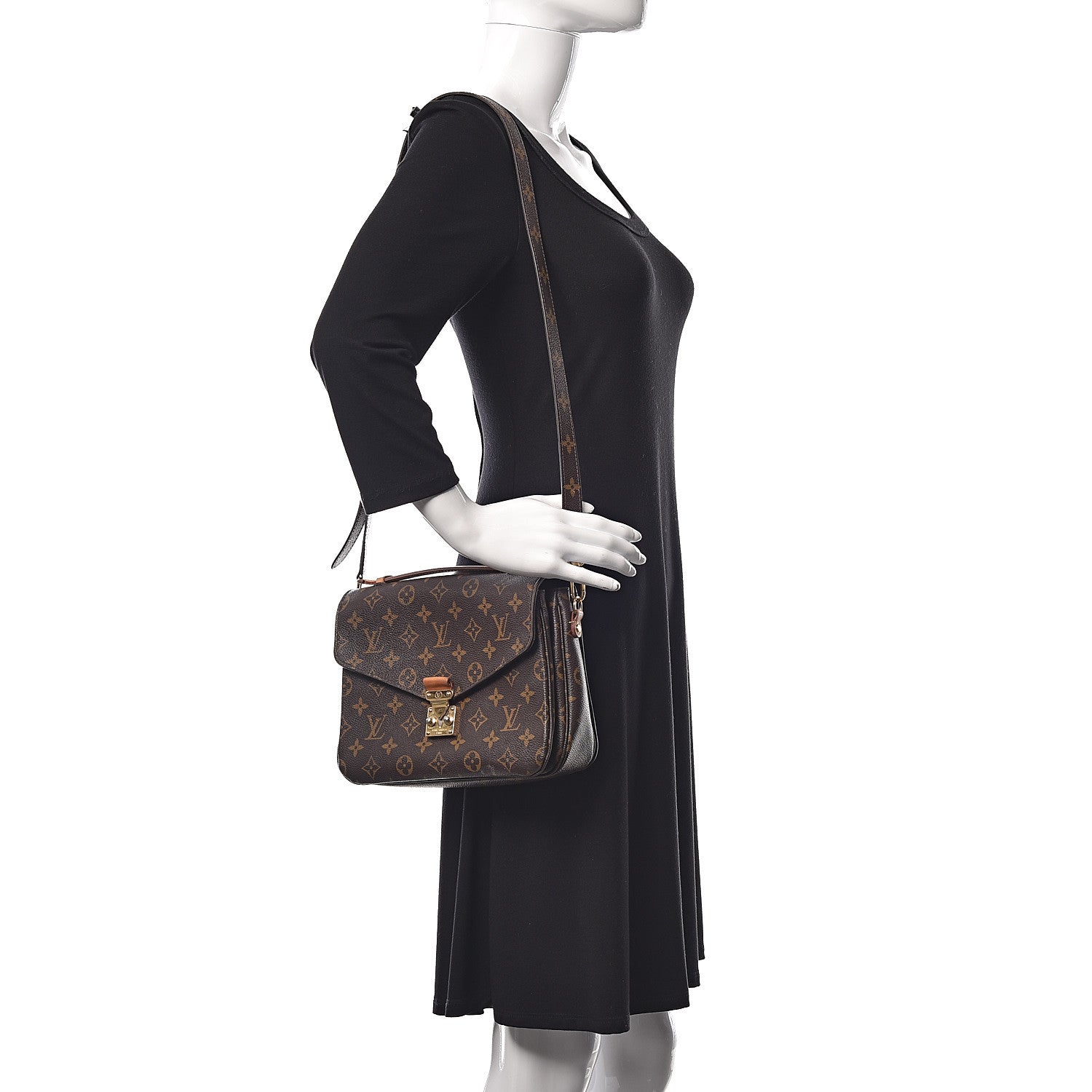 Louis Vuitton Monogram Pochette Metis 2 of 19
