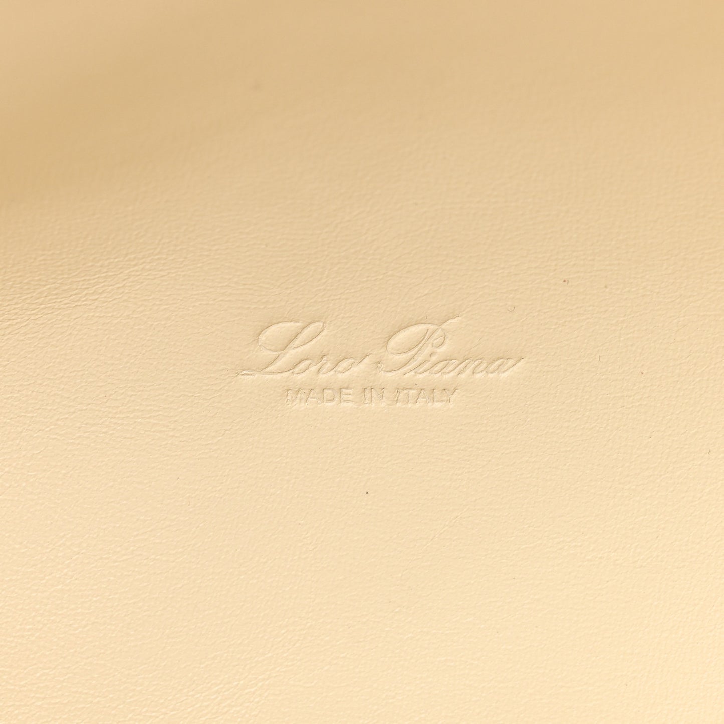Grained Calfskin Extra Pocket L27 Whisper White