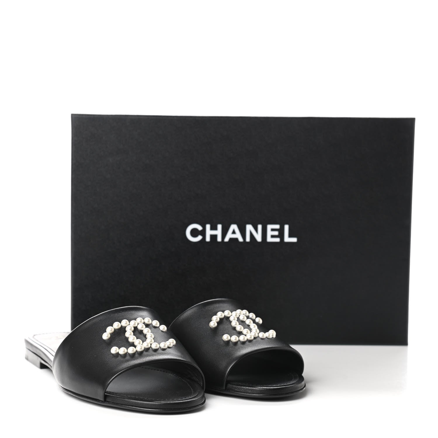 Chanel Lambskin Pearl CC Sandals 40 Black 9 of 9