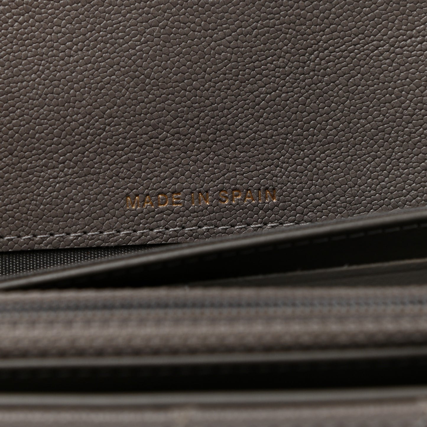 Caviar Quilted Large Boy Gusset Flap Wallet Grey