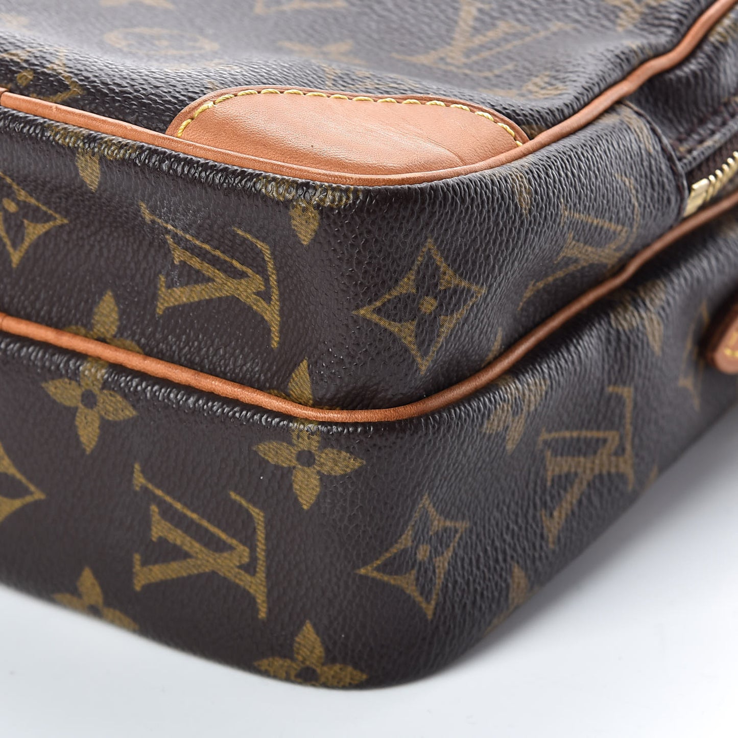Monogram Amazone