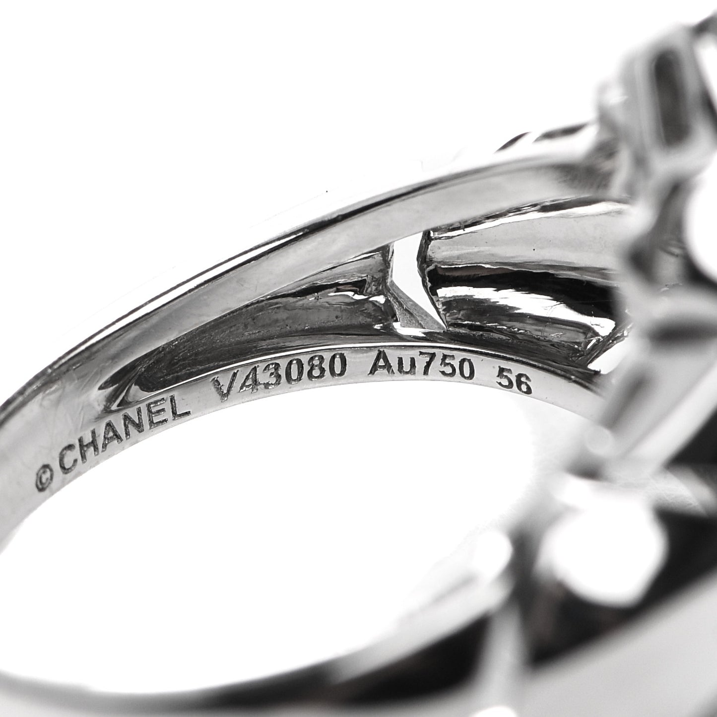 18K White Gold Diamond Sous Le Signe Du Lion Ring 54 7