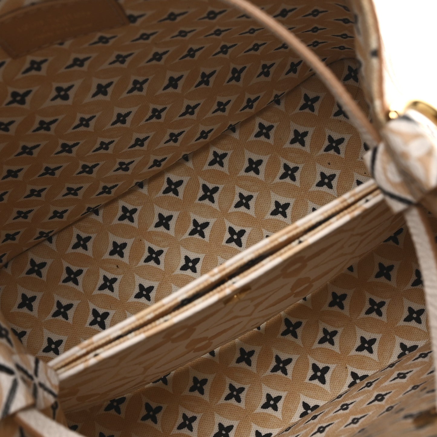 Monogram Giant By The Pool 2.0 Neonoe BB Beige