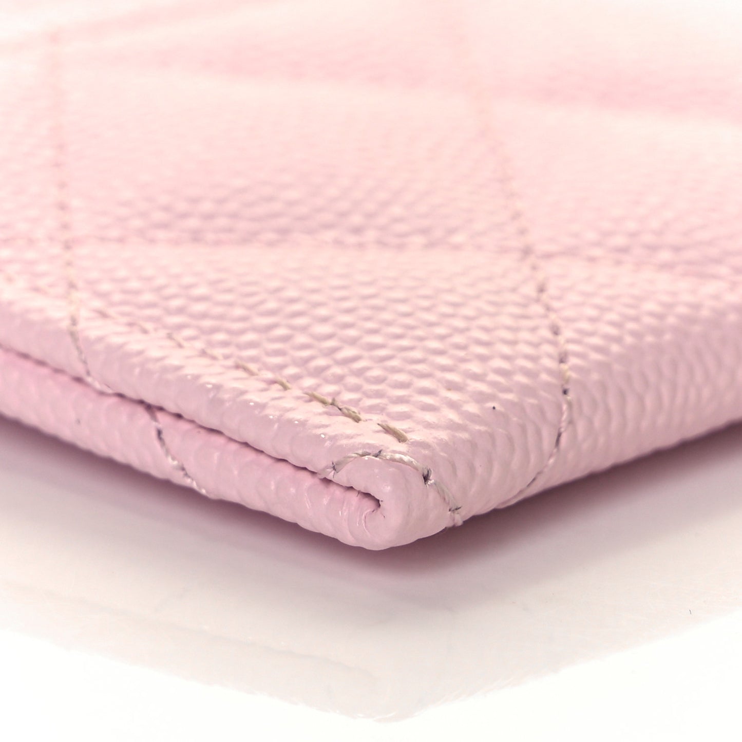 Caviar Quilted Card Holder Light Pink