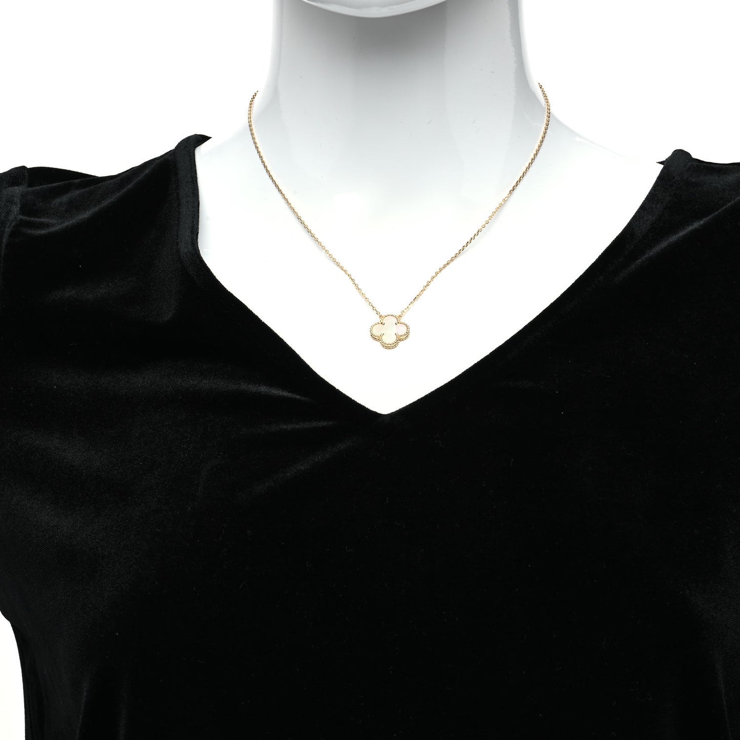 18K Yellow Gold Mother of Pearl Vintage Alhambra Pendant Necklace