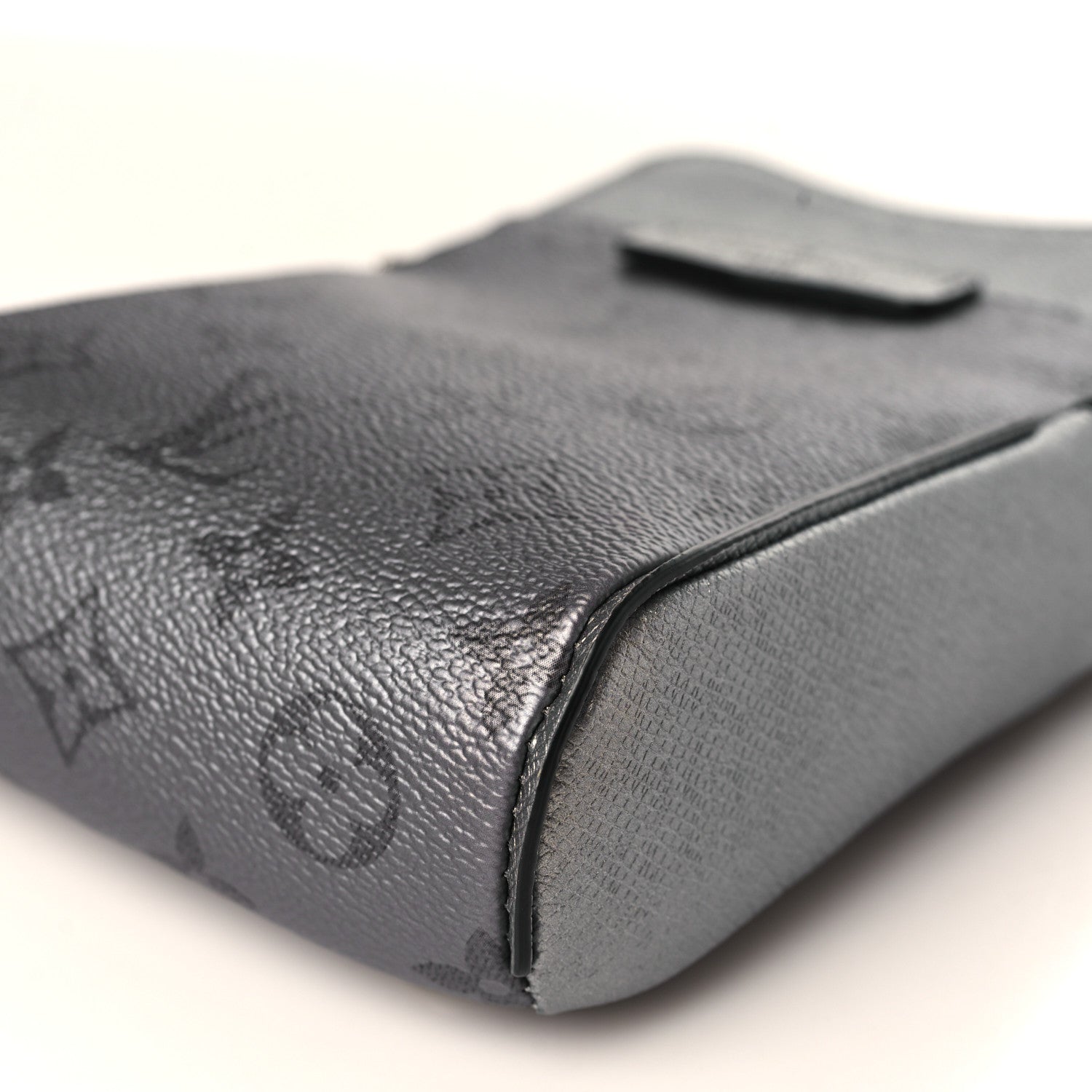 Louis Vuitton Taigarama Outdoor Slingbag Gunmetal Silver 9 of 9