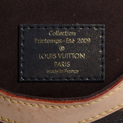 Louis Vuitton Monogram Kalahari GM 6 of 7