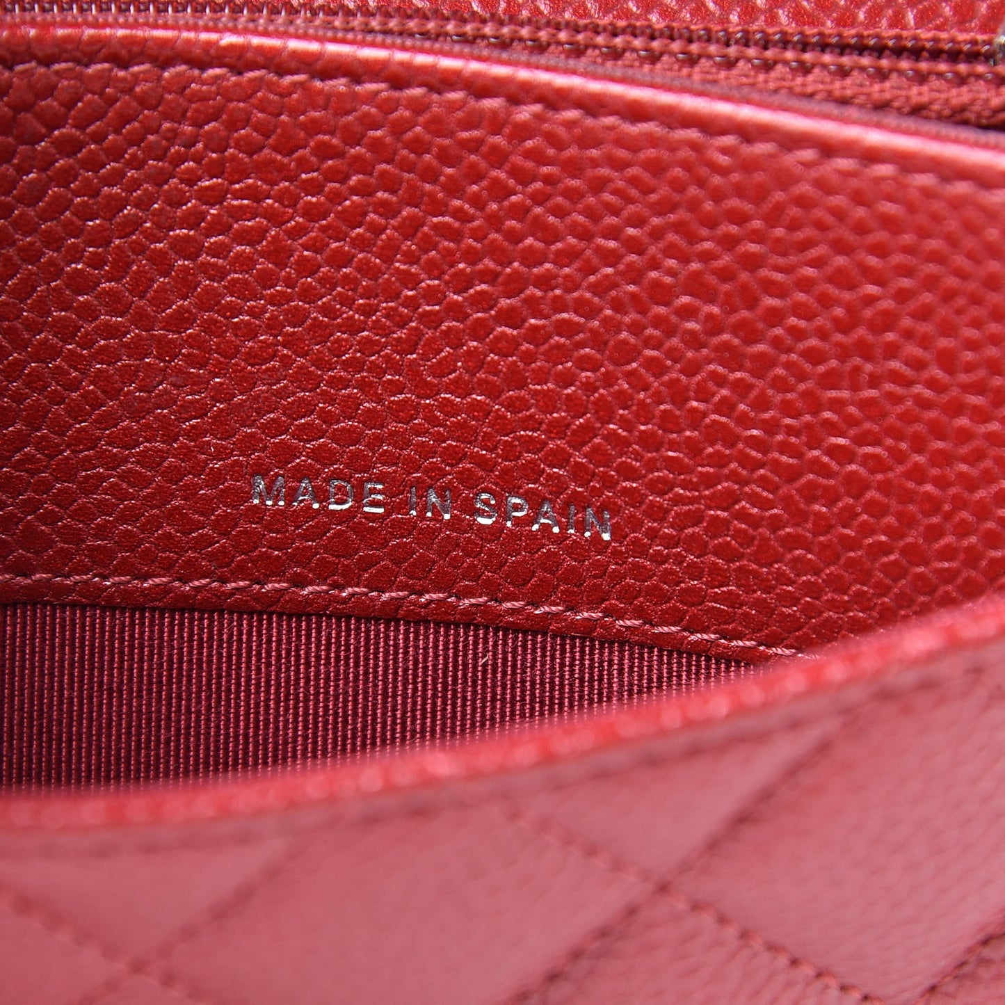 Pearly Caviar Quilted Medium Flap Wallet Red