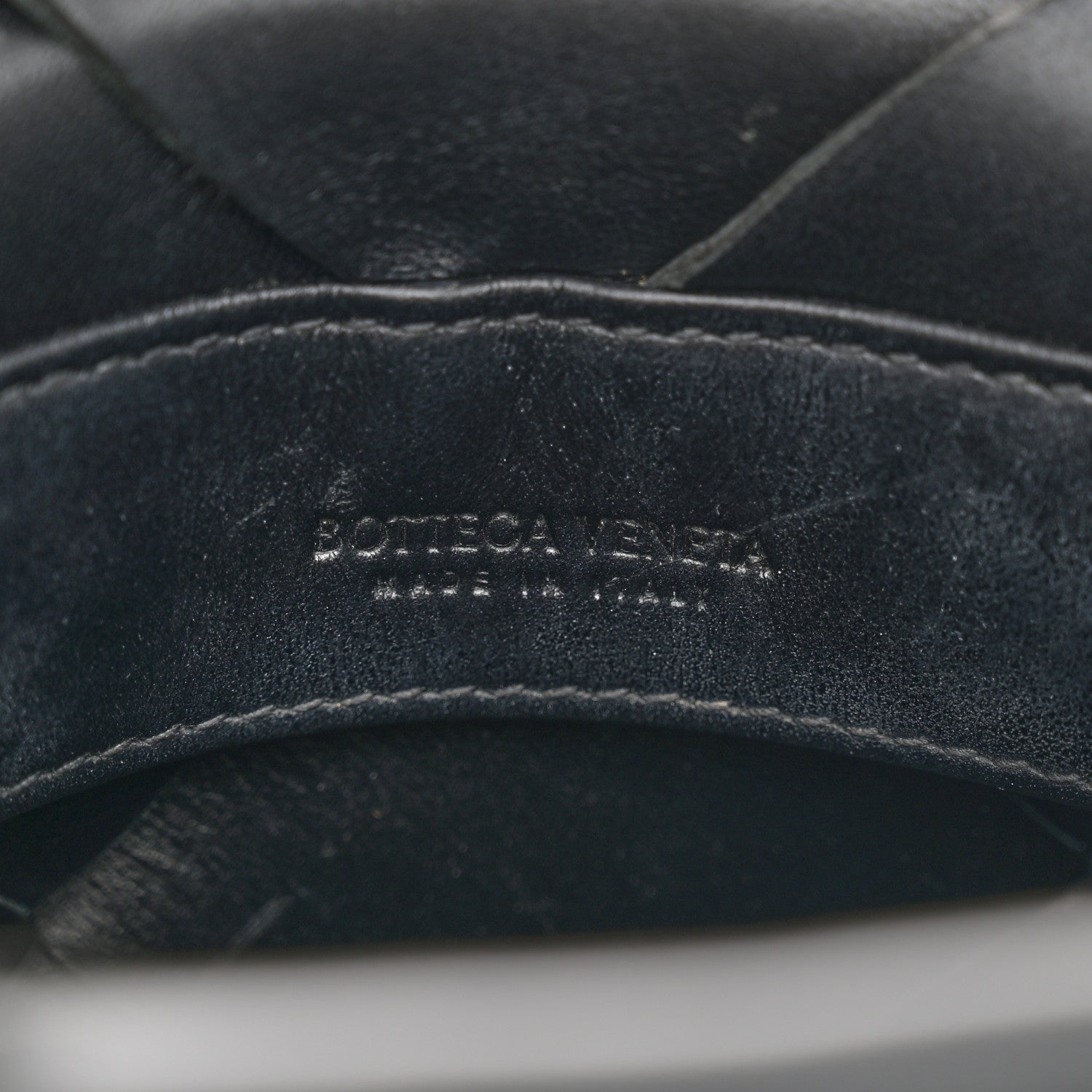Bottega Veneta Nappa Maxi Intrecciato Clasp Bucket Bag Black 6 of 10