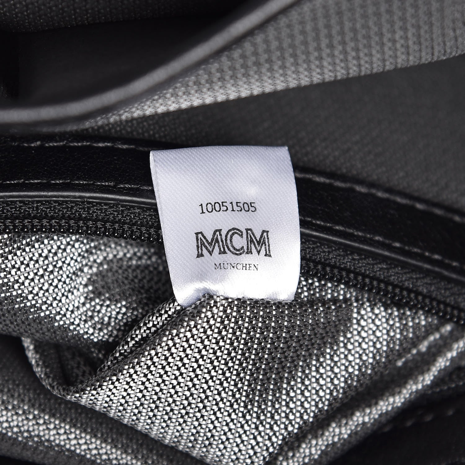 MCM Metallic Visetos Medium Side Stud Stark Backpack Scooter Red Black 7 of 11