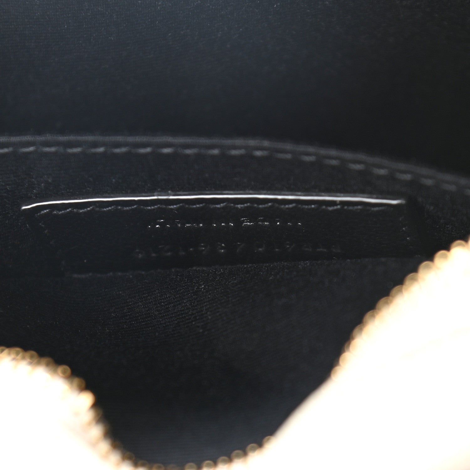 Saint Laurent Grain De Poudre Matelasse Chevron Quilted Round Vinyle Camera Bag Blanc Vintage 6 of 9