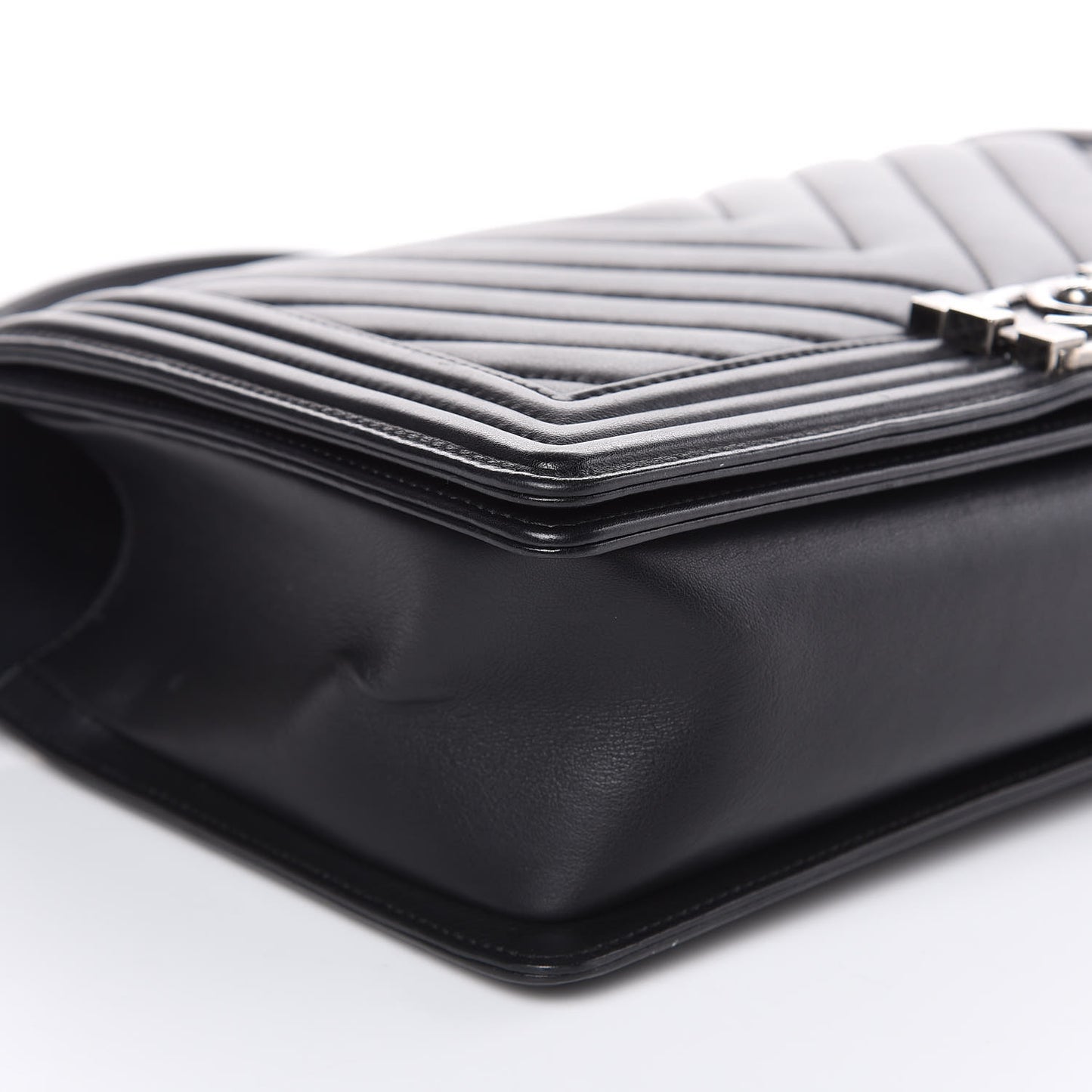 Lambskin Chevron Quilted New Medium Boy Flap Black