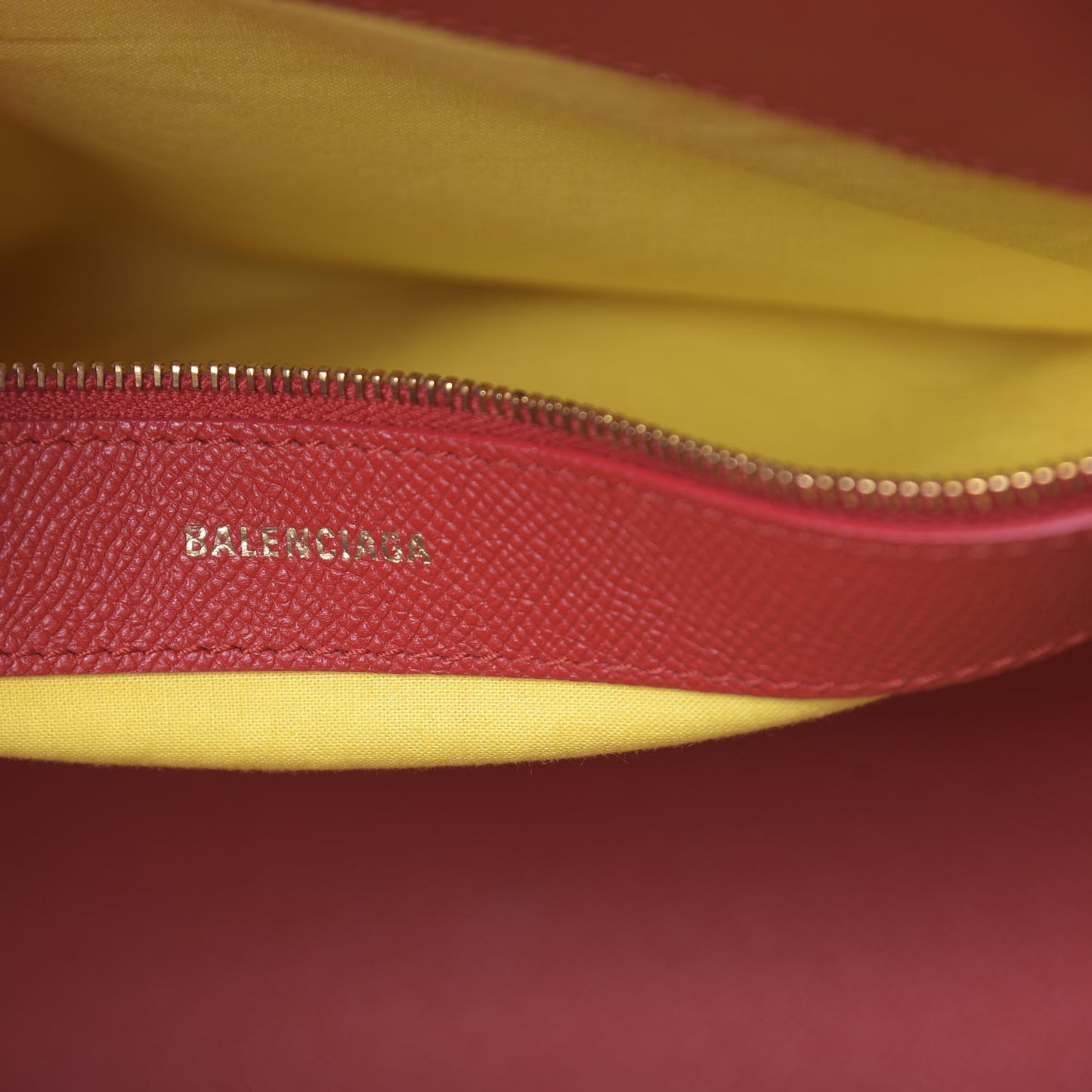 Signature Grained Calfskin Logo M Ville Top Handle Bag Rouge Coquelicot Black