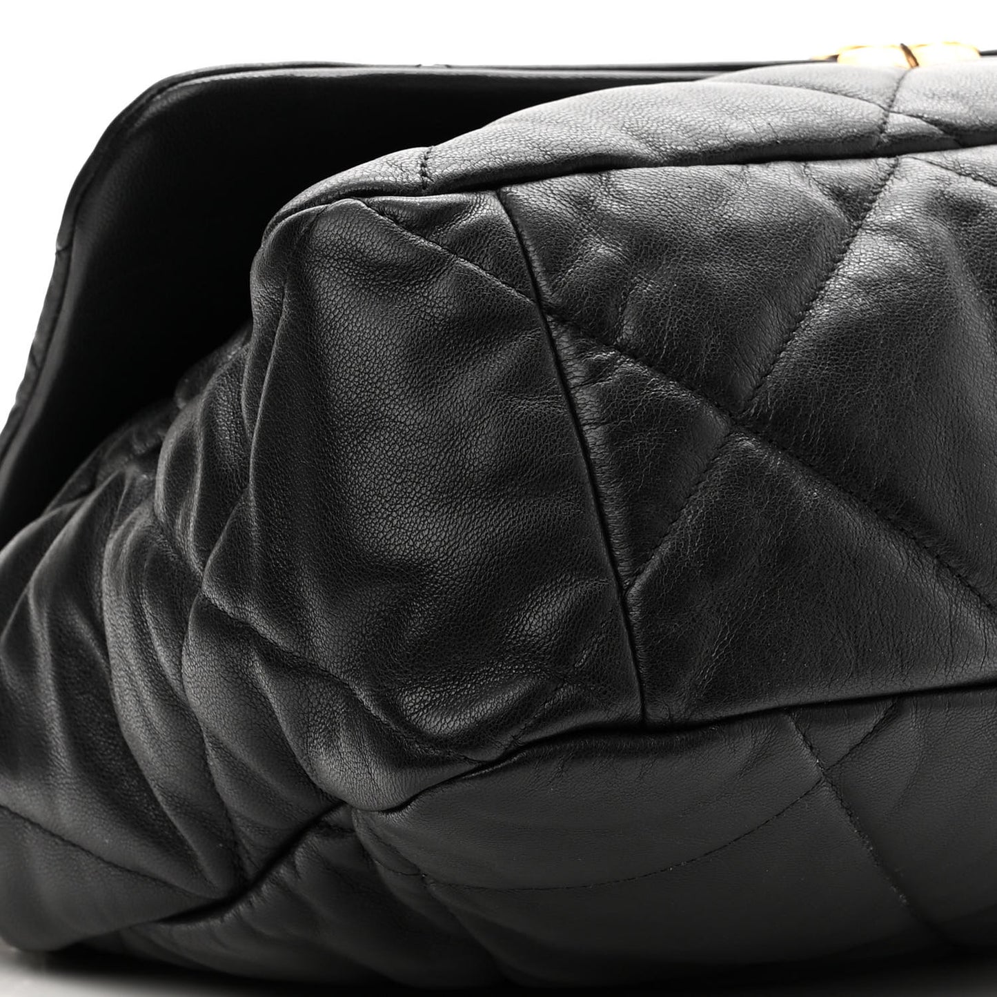 Lambskin Quilted Maxi Chanel 19 Flap Black
