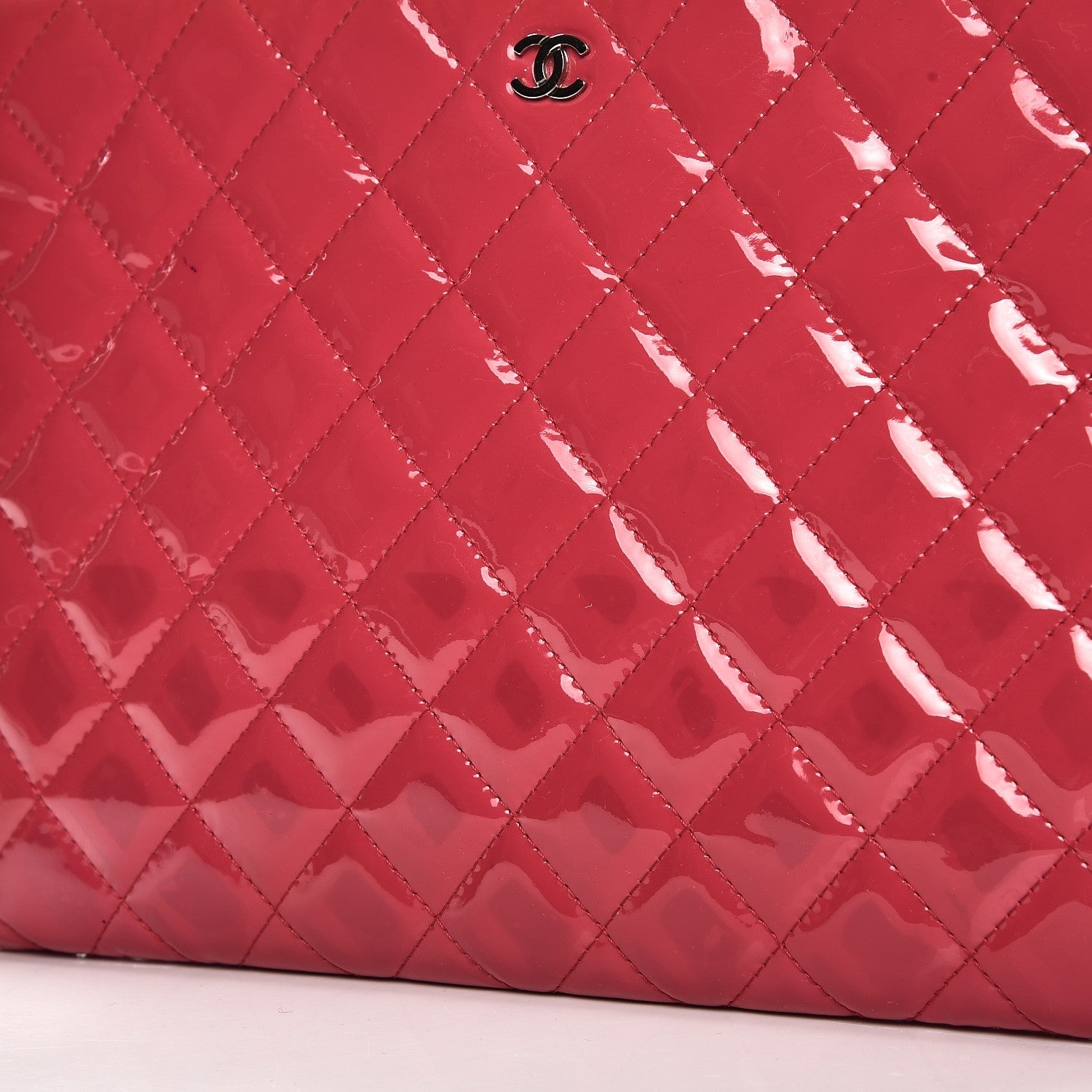 Chanel Patent Calfskin Quilted Valentine Hearts Medium O Cosmetic Case Dark Pink 8 of 9