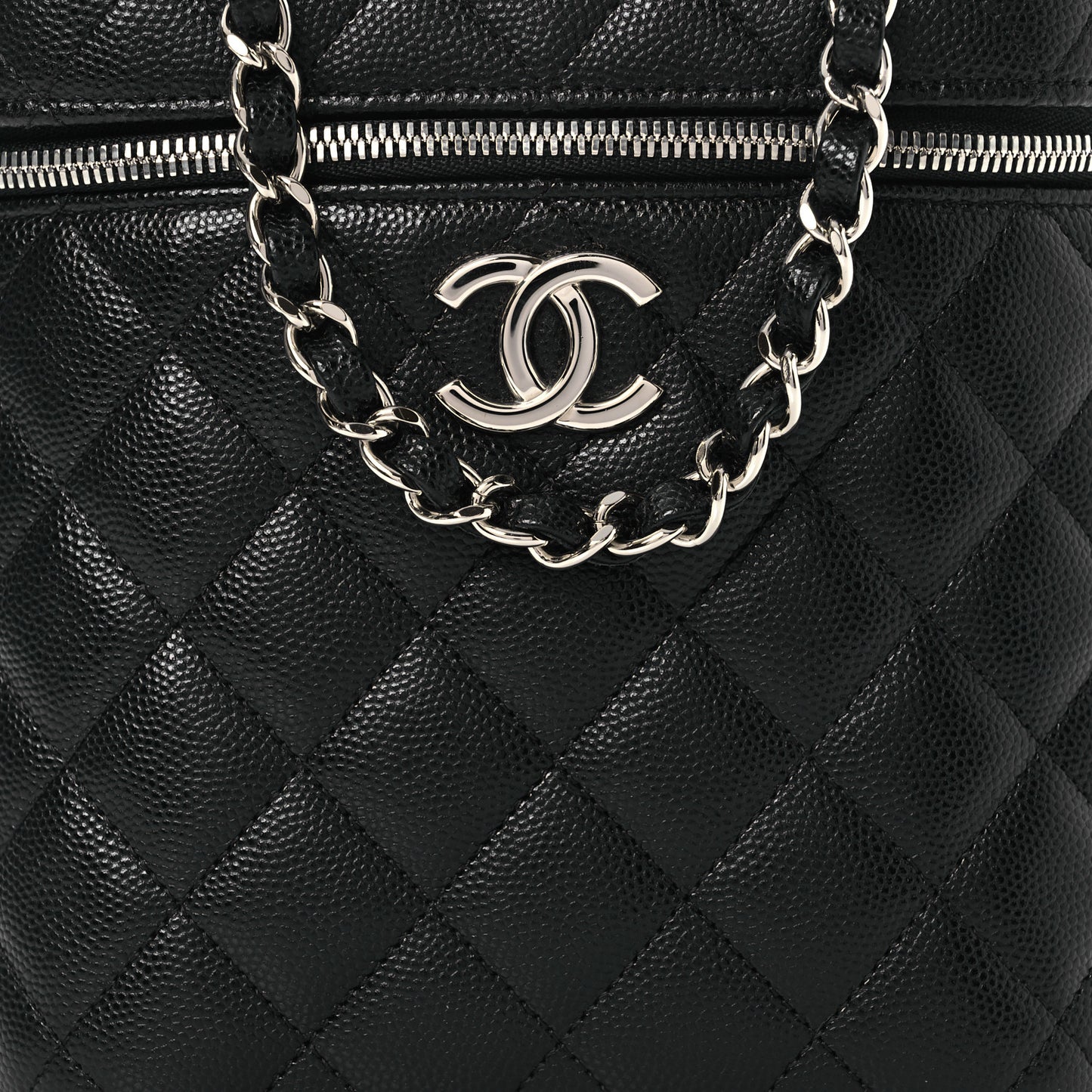 Caviar Quilted Small Top Handle Vanity Case With Chain Black