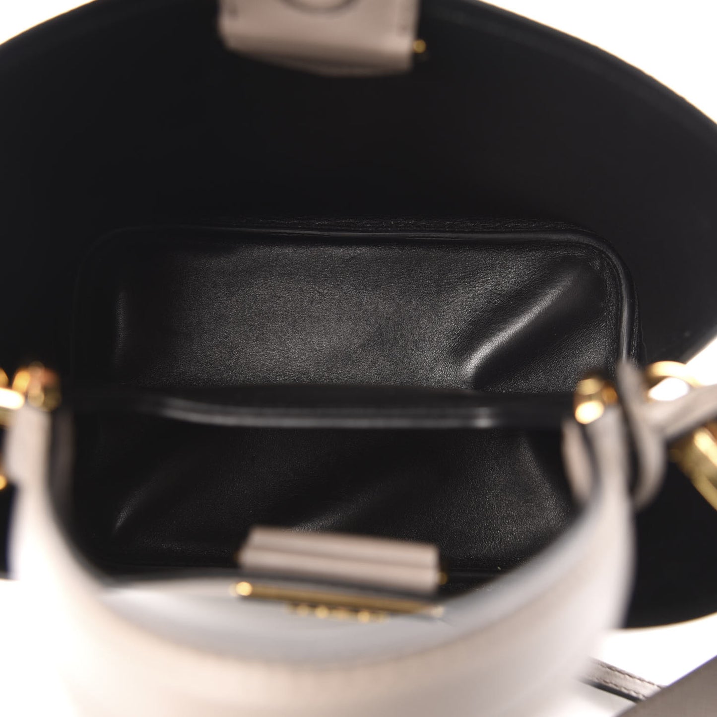 Saffiano Cuir Medium Panier Bucket Bag Argilla Black