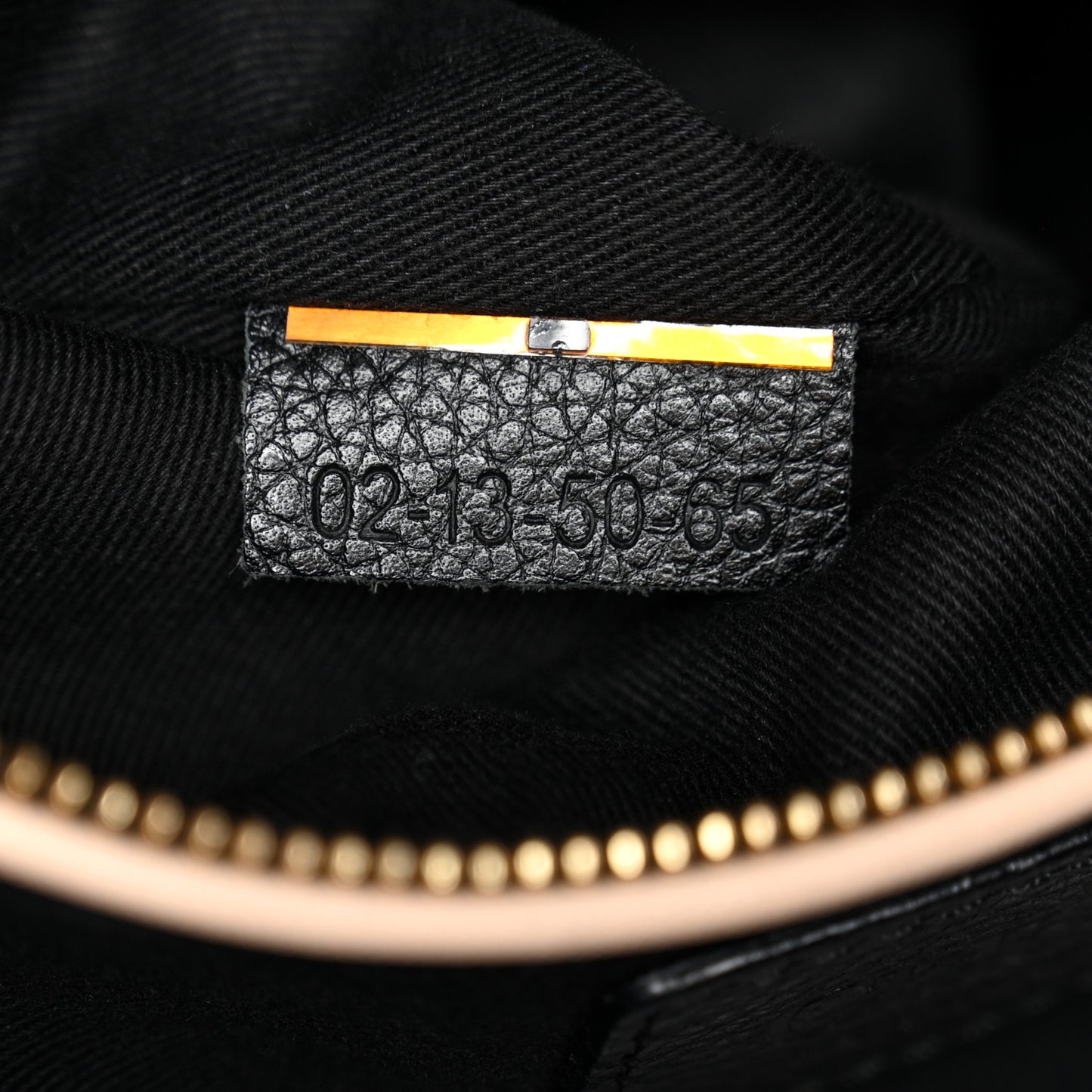 Calfskin Medium Paraty Black