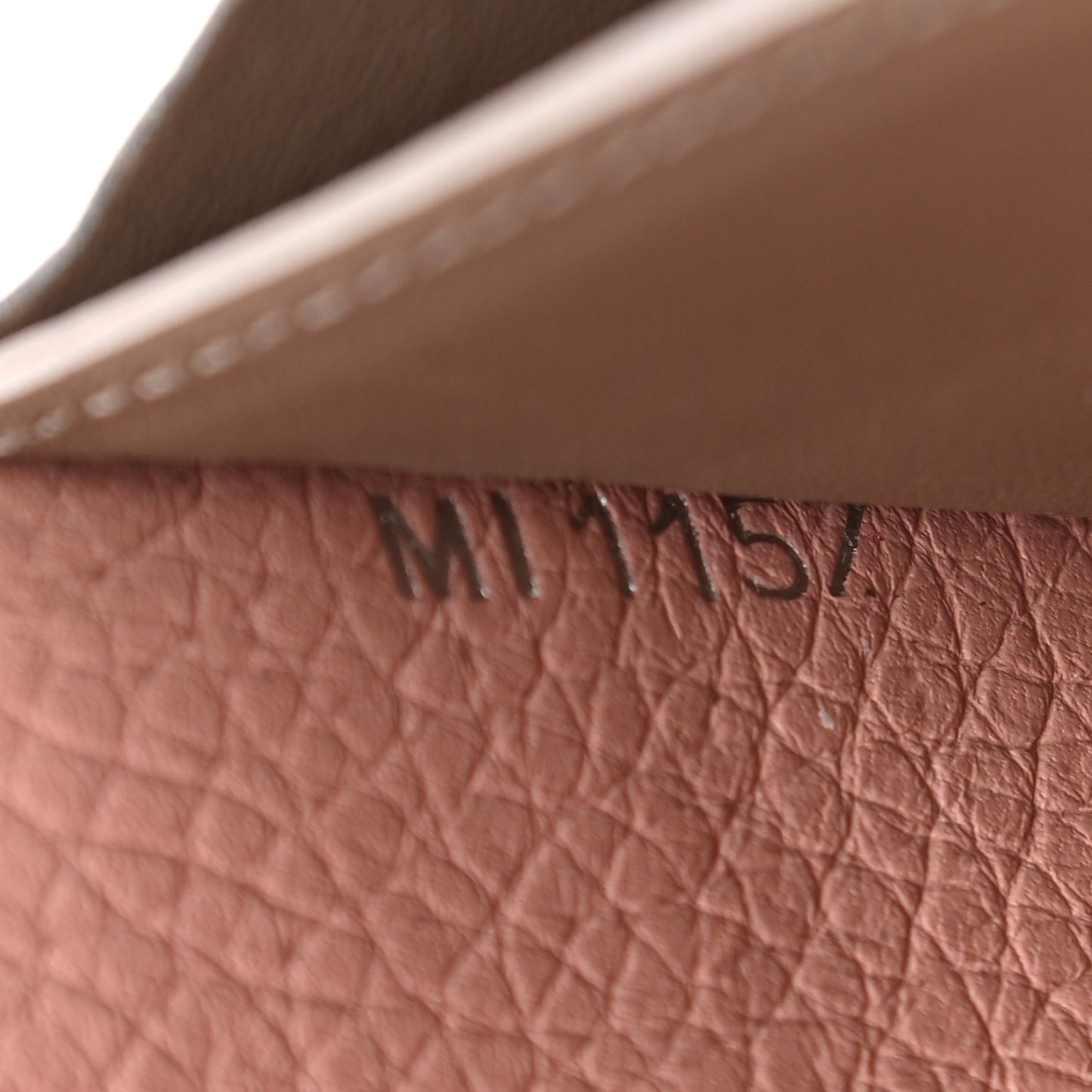 Taurillon Capucines Wallet Magnolia