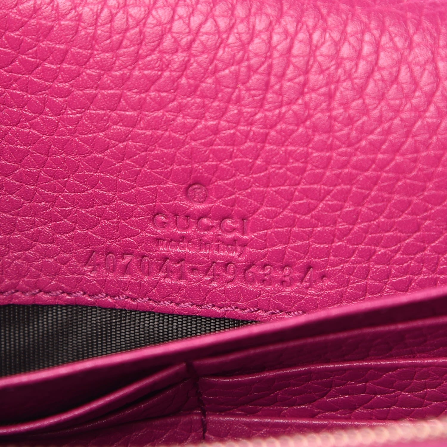 Gucci Pebbled Calfskin Soho Wallet on Chain Bright Bougainvillea 6 of 6