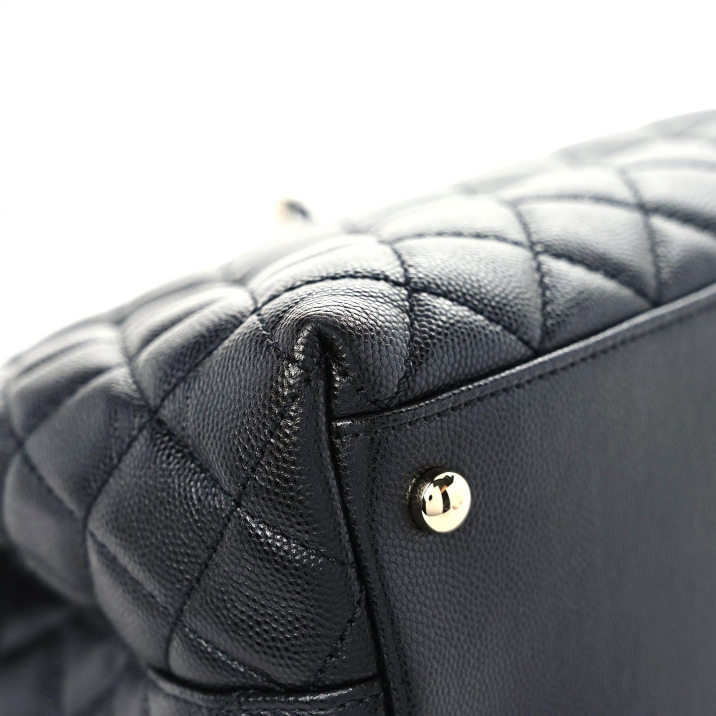 Caviar Quilted Medium Coco Handle Flap Black