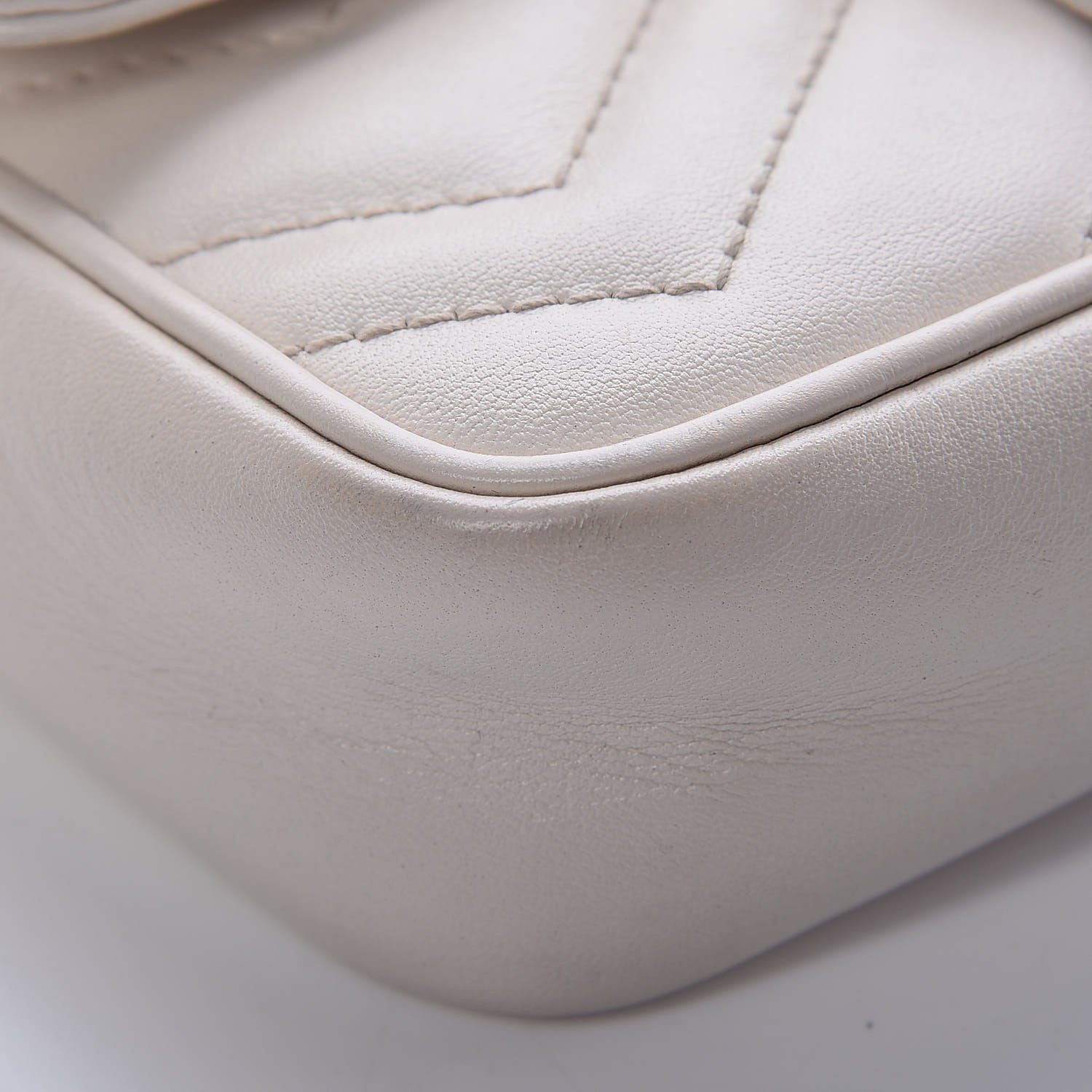 Gucci Calfskin Matelasse Super Mini GG Marmont Shoulder Bag White 15 of 18