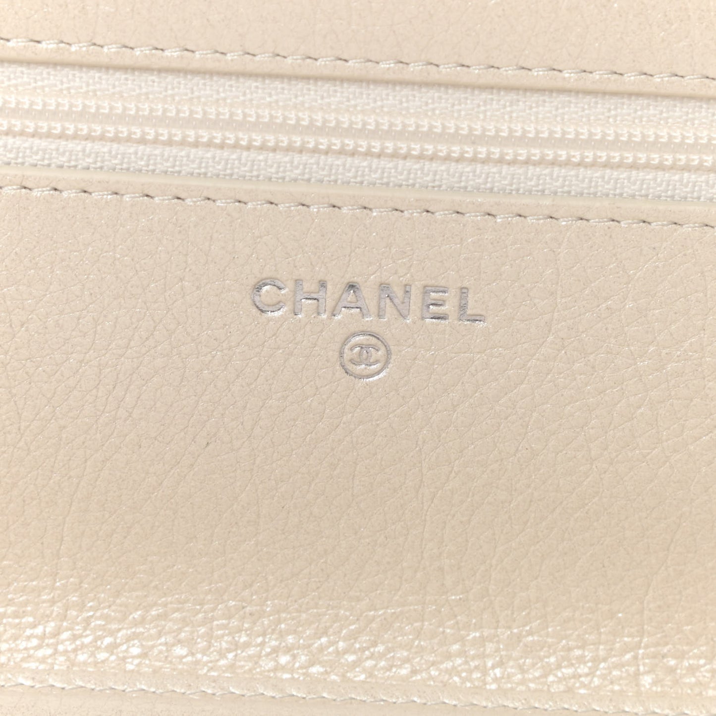 Metallic Calfskin Lucky Charms Casino 2.55 Reissue Wallet On Chain WOC Ivory