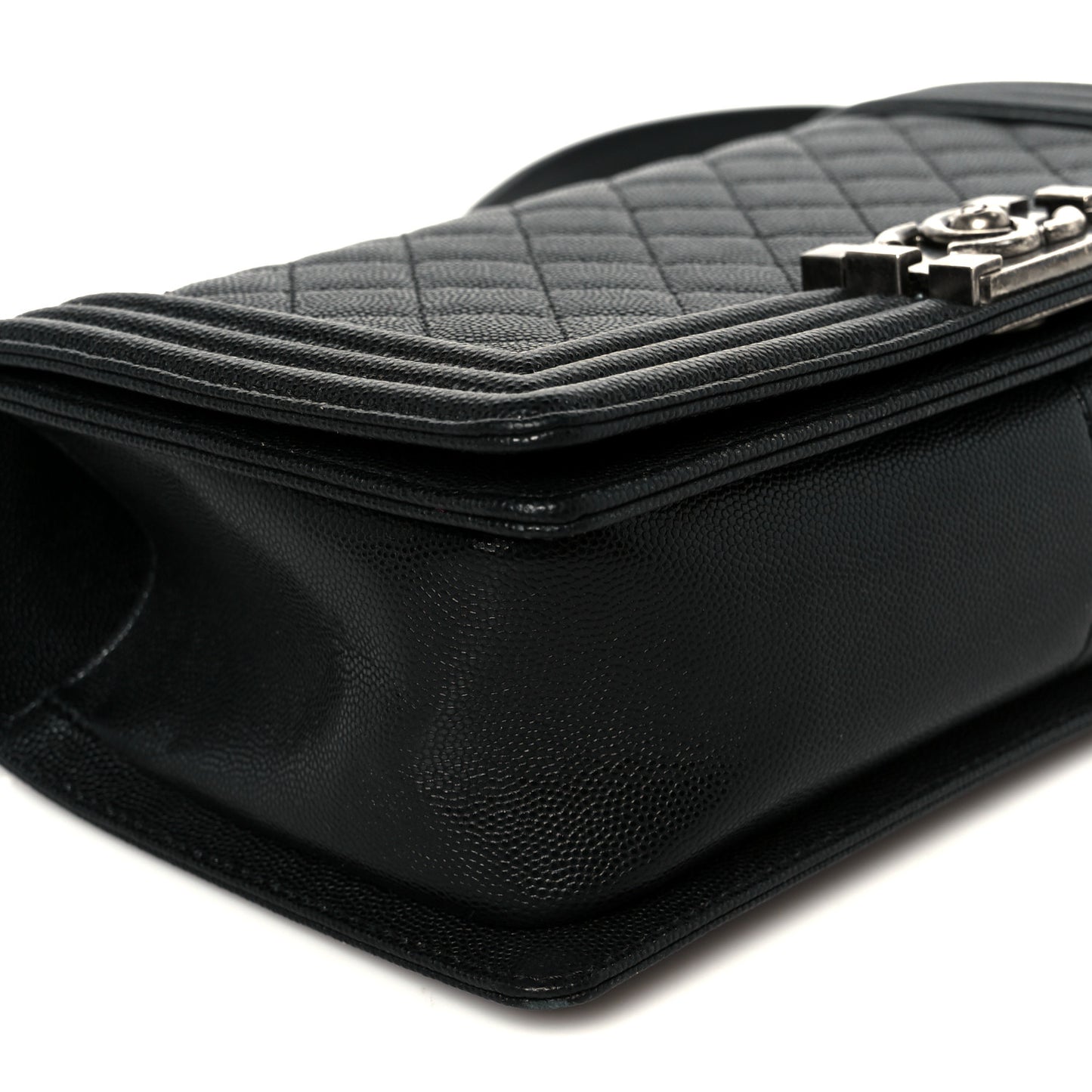 Caviar Quilted Medium Boy Flap Black