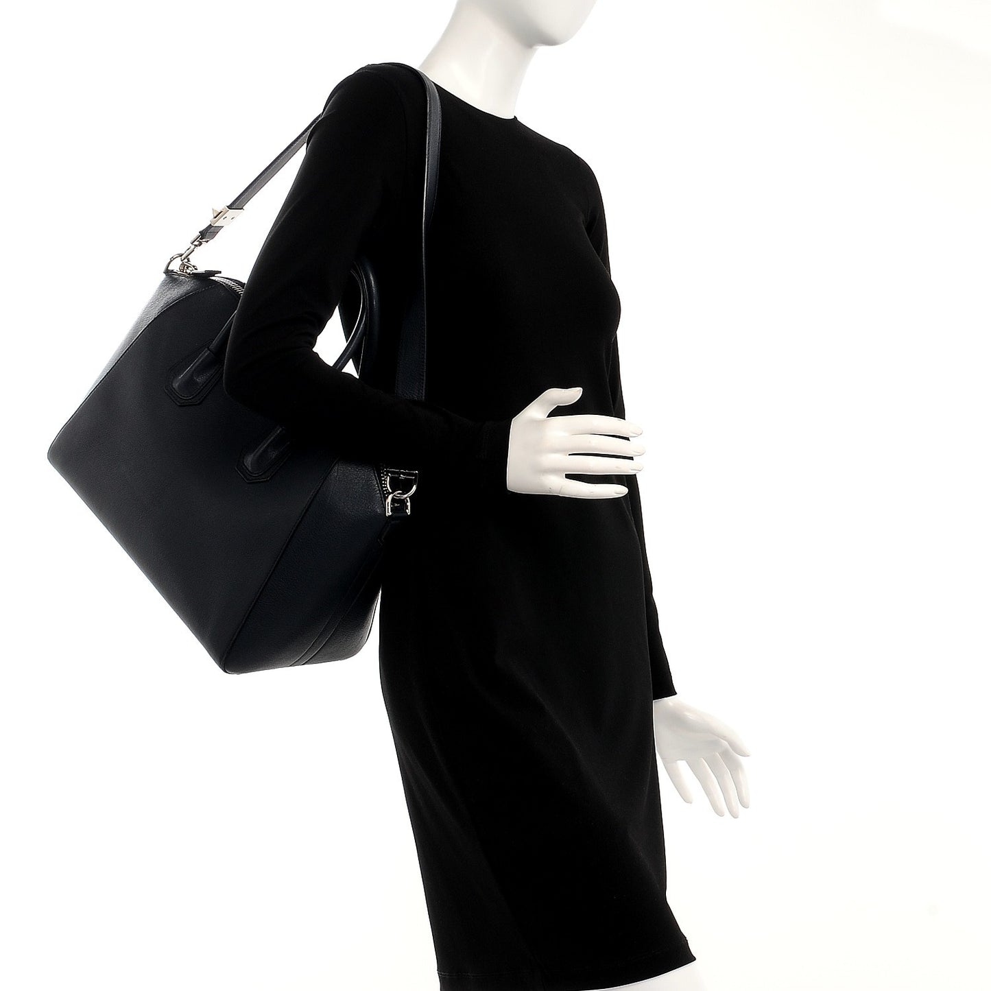 Sugar Goatskin Medium Antigona Navy