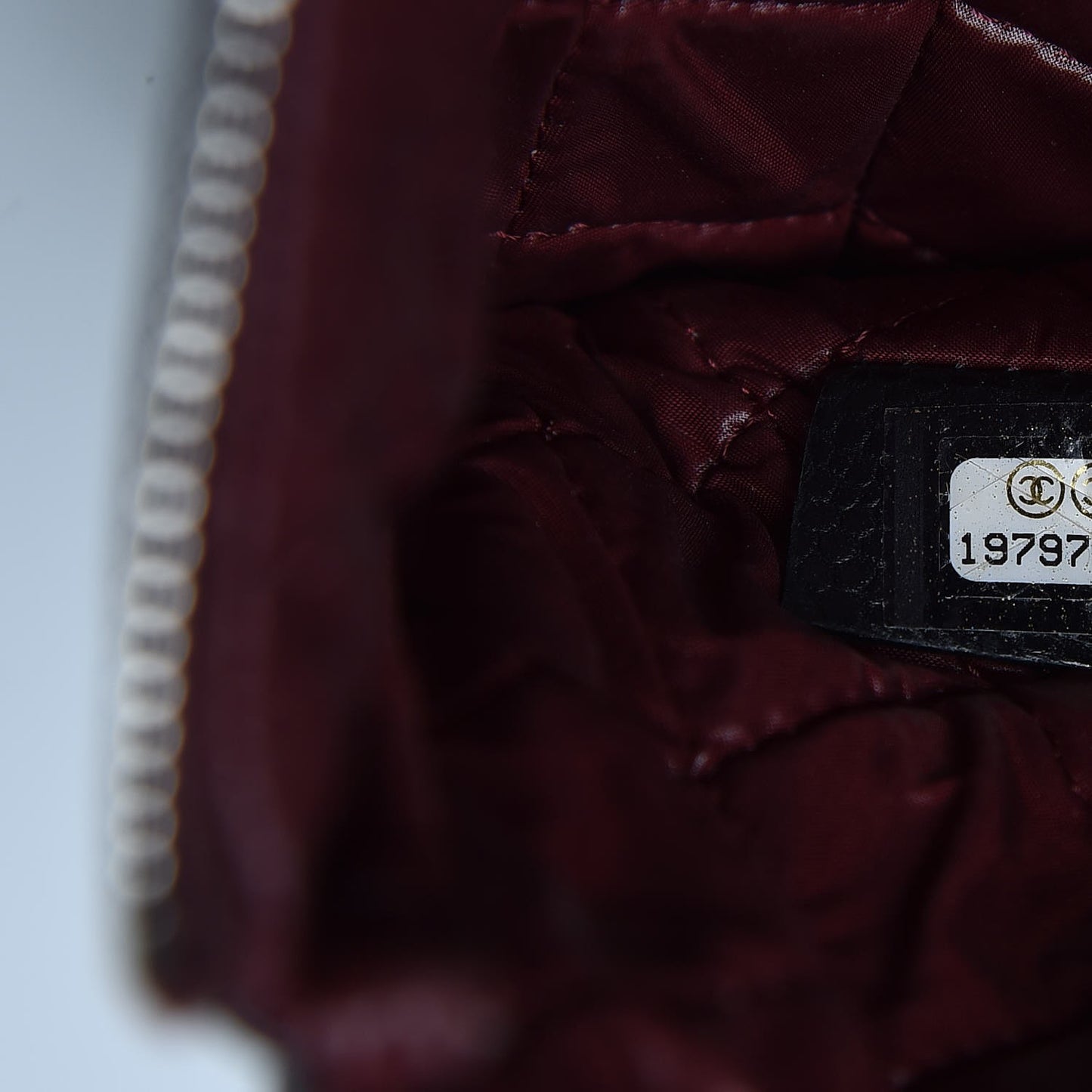 Caviar Quilted Medium Cosmetic Case Black