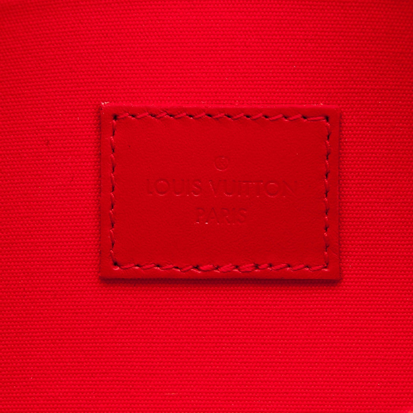 Vernis Felicie Pochette Chain Wallet Cherry