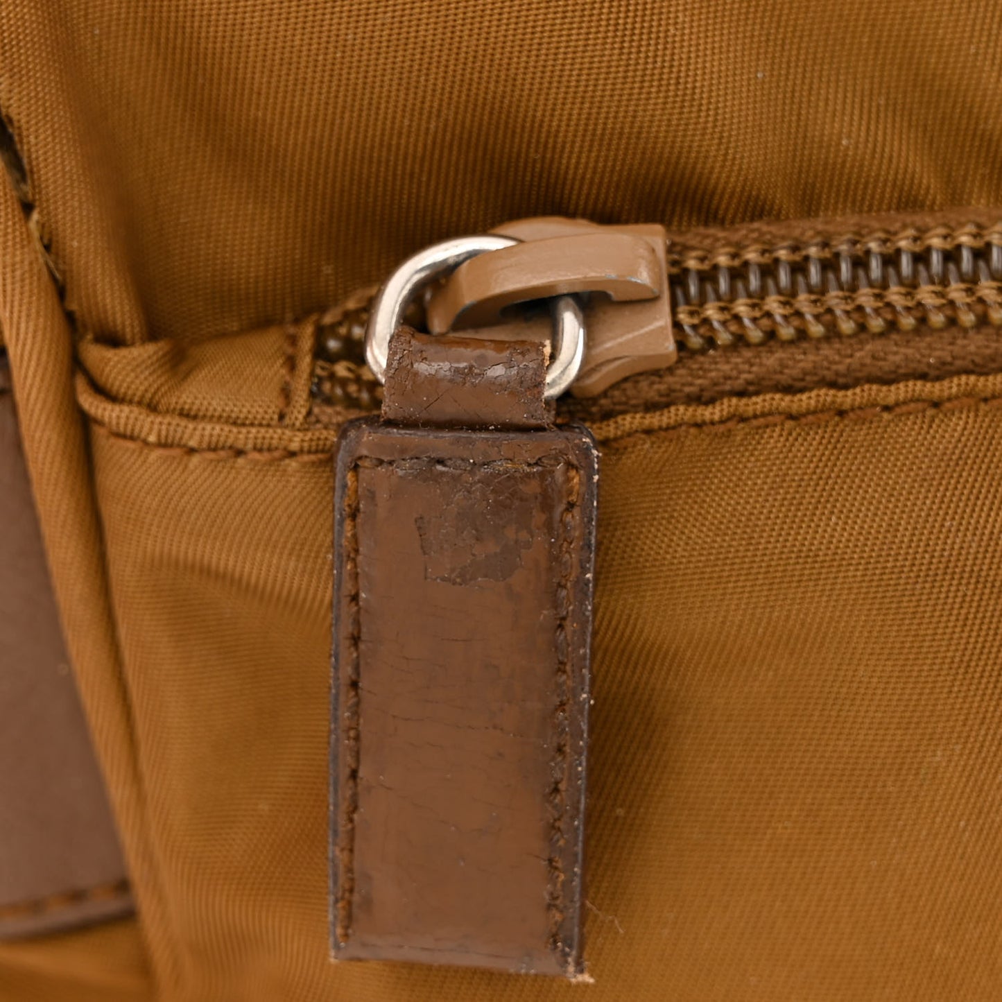 Nylon Vela Sport Messenger Bag Sughero