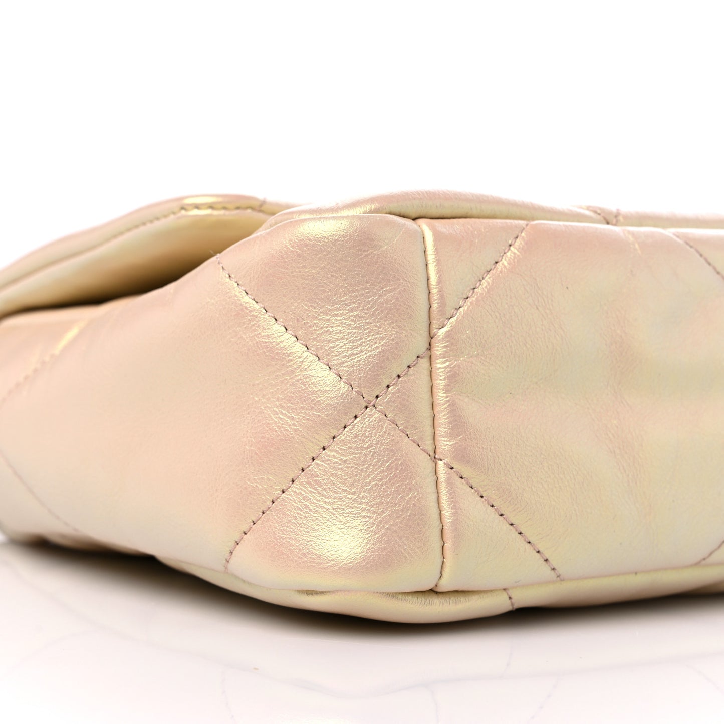 Iridescent Lambskin Quilted Medium Chanel 19 Flap Pink