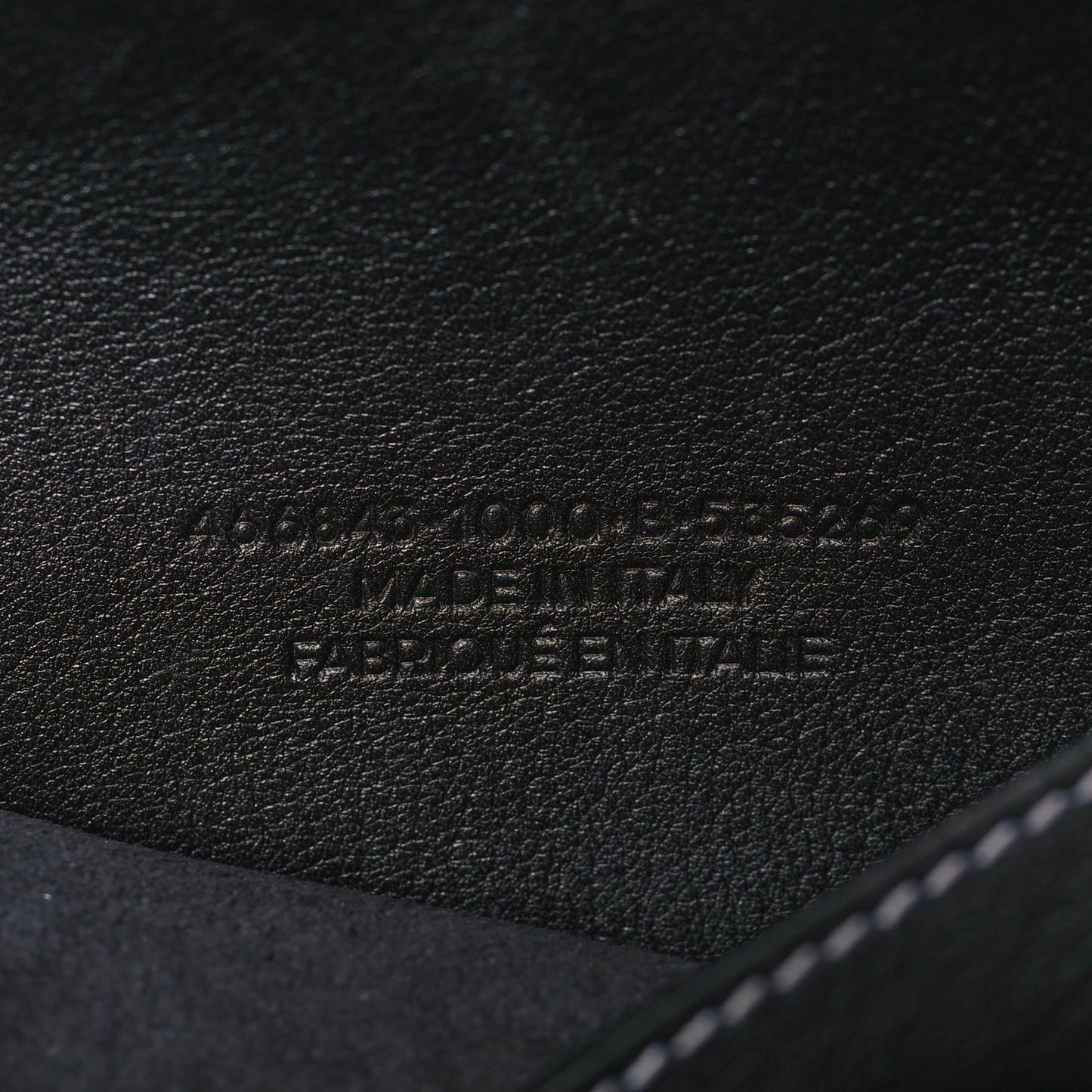 Calfskin Round Air Hobo Black