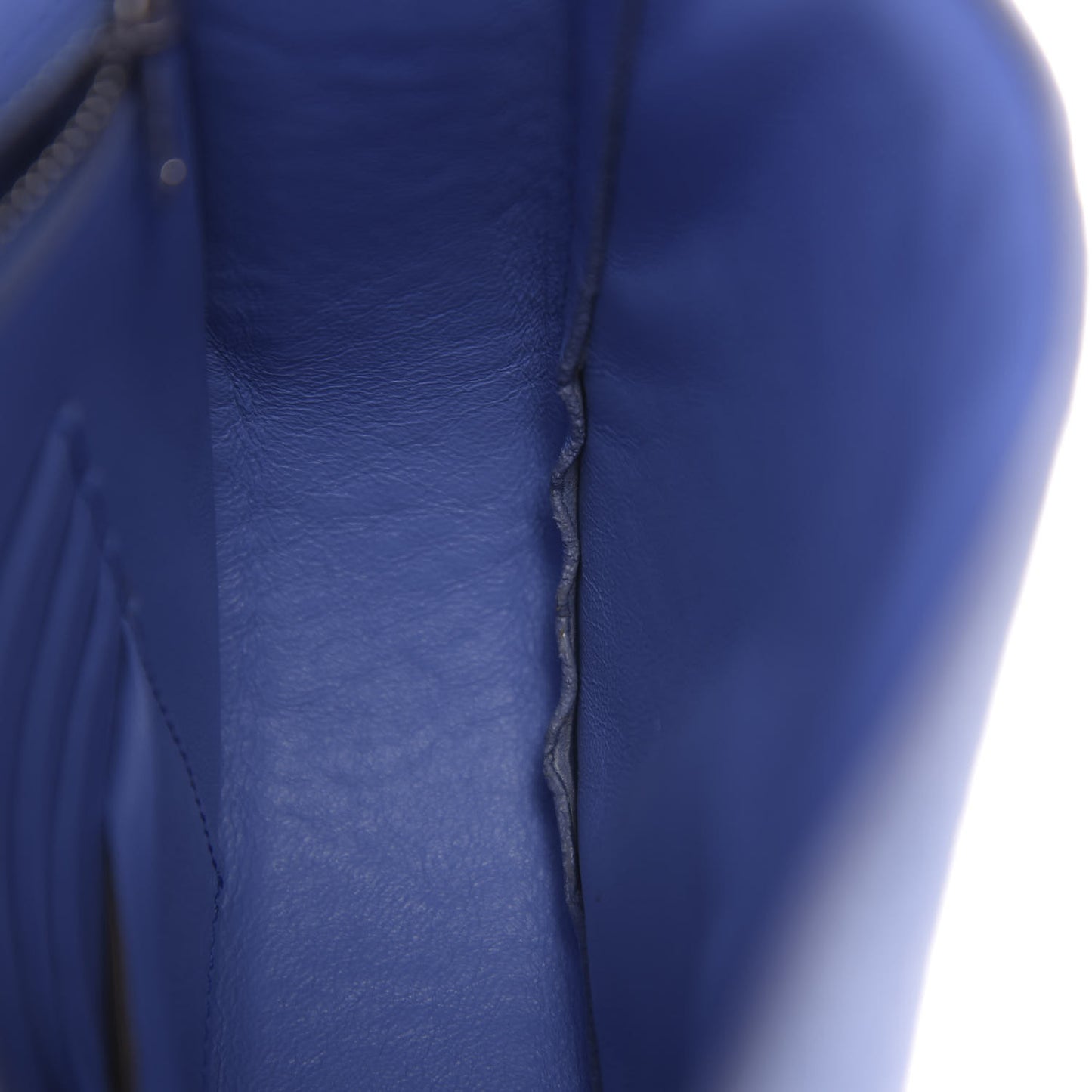 Suede Small Trotteur Porcelain