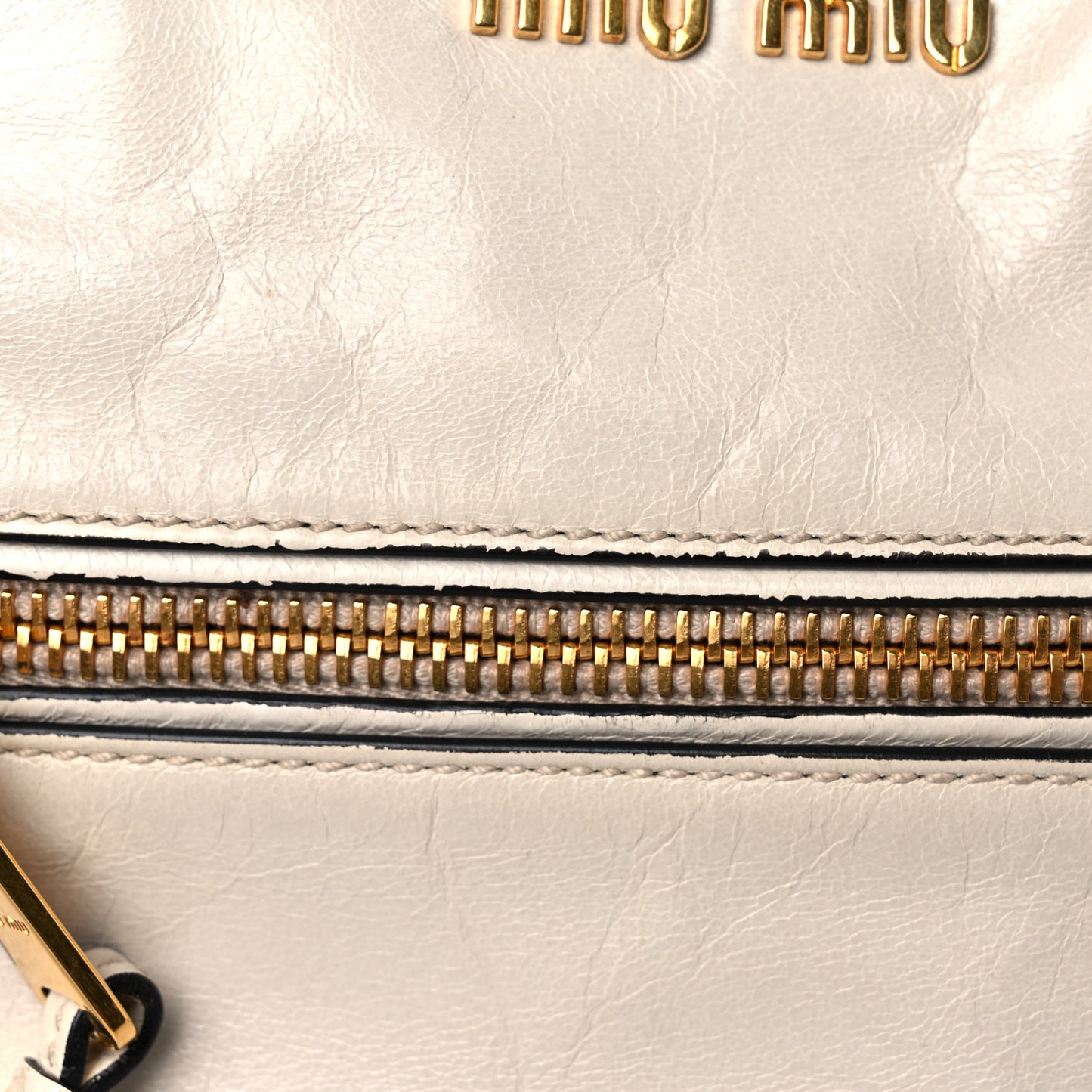 Vitello Shine Zip Tote Quarzo