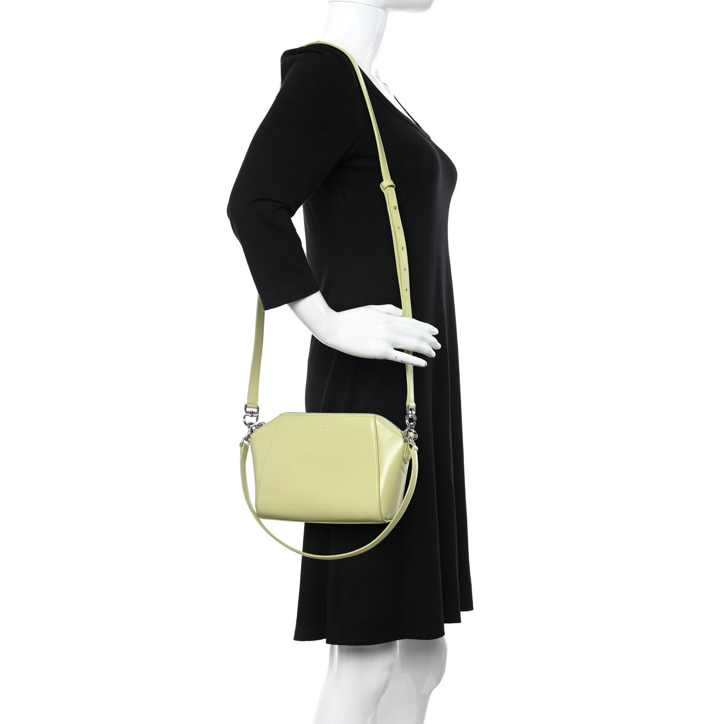 Box Calfskin Antigona XS Avocado Green