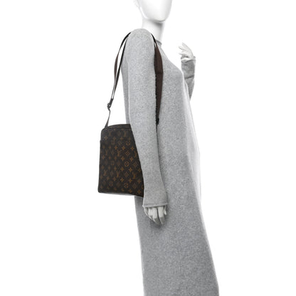 Louis Vuitton Monogram Trotteur Beaubourg 2 of 12