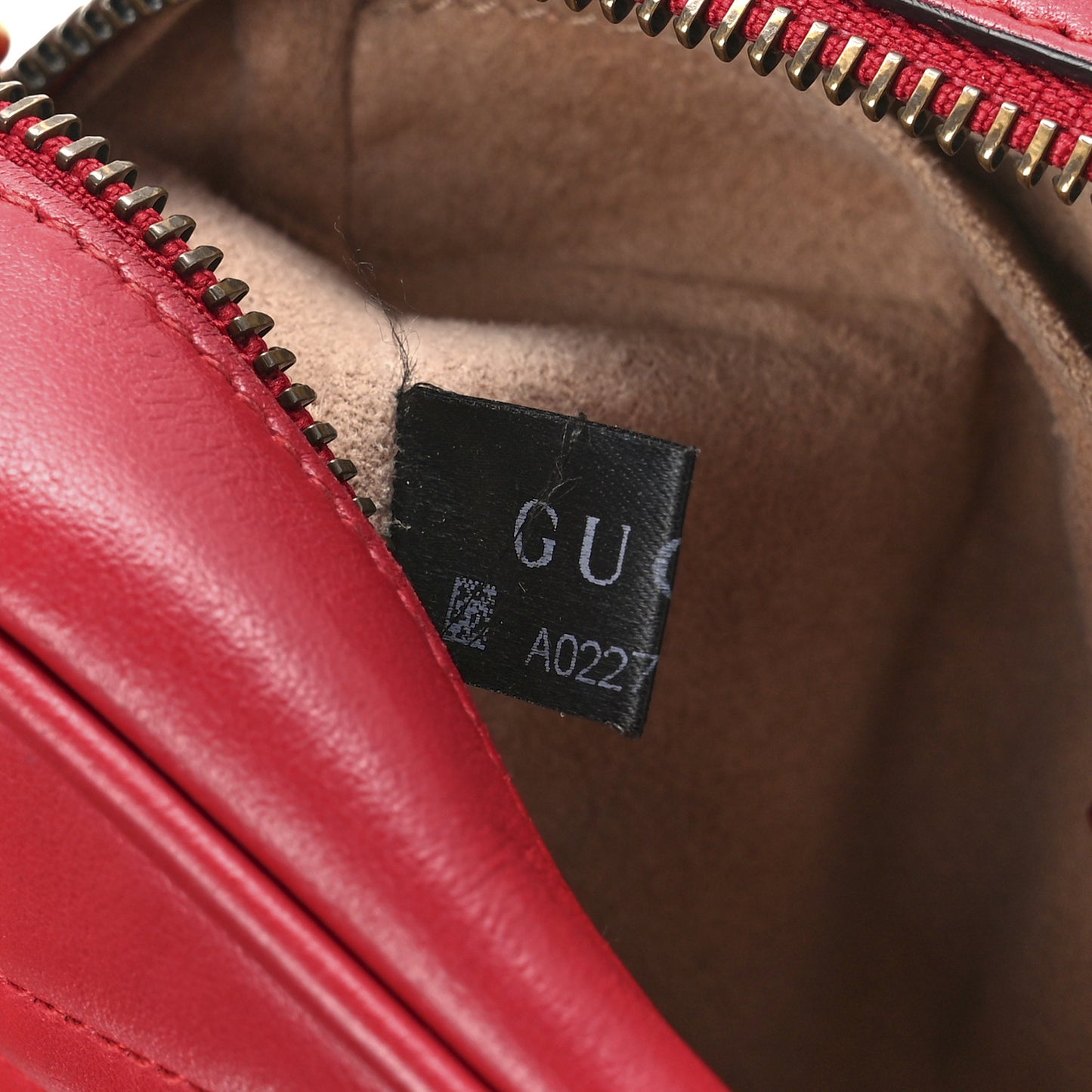 Calfskin Matelasse Mini GG Marmont Chain Shoulder Bag Hibiscus Red