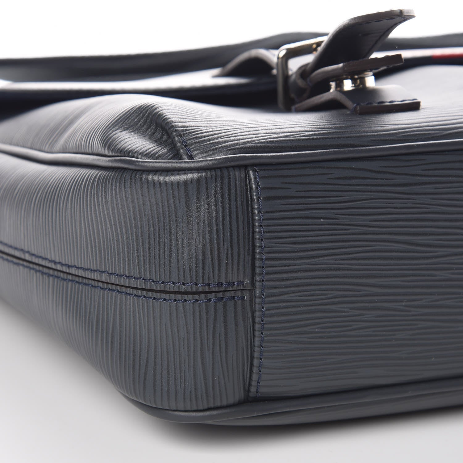Louis Vuitton Epi Christopher Messenger Navy Stripes 5 of 9