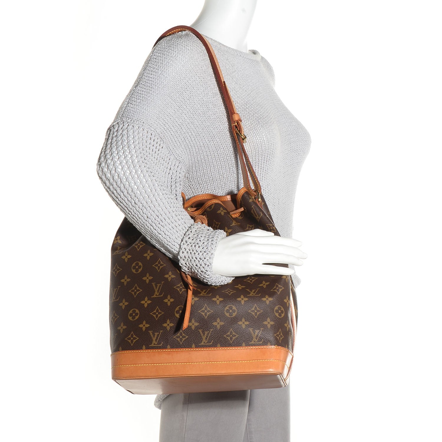 Louis Vuitton Monogram Noe 2 of 8